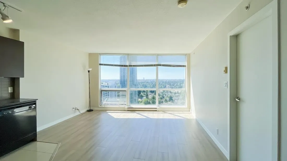 2710 13618 100 Avenue