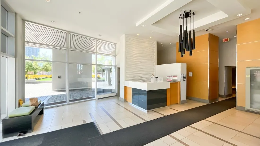 2710 13618 100 Avenue