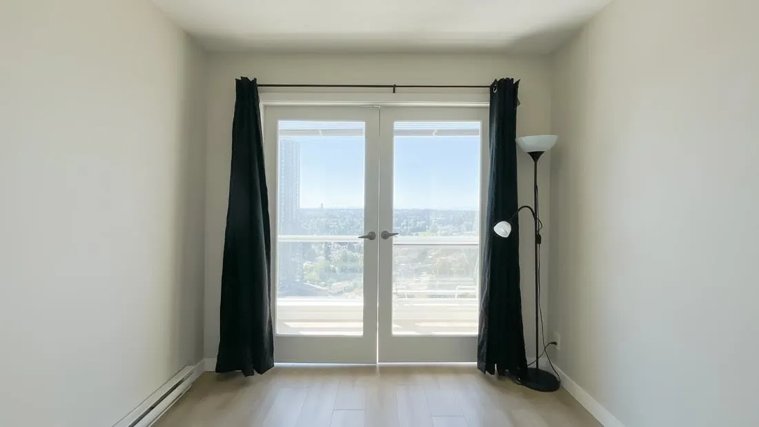 2710 13618 100 Avenue