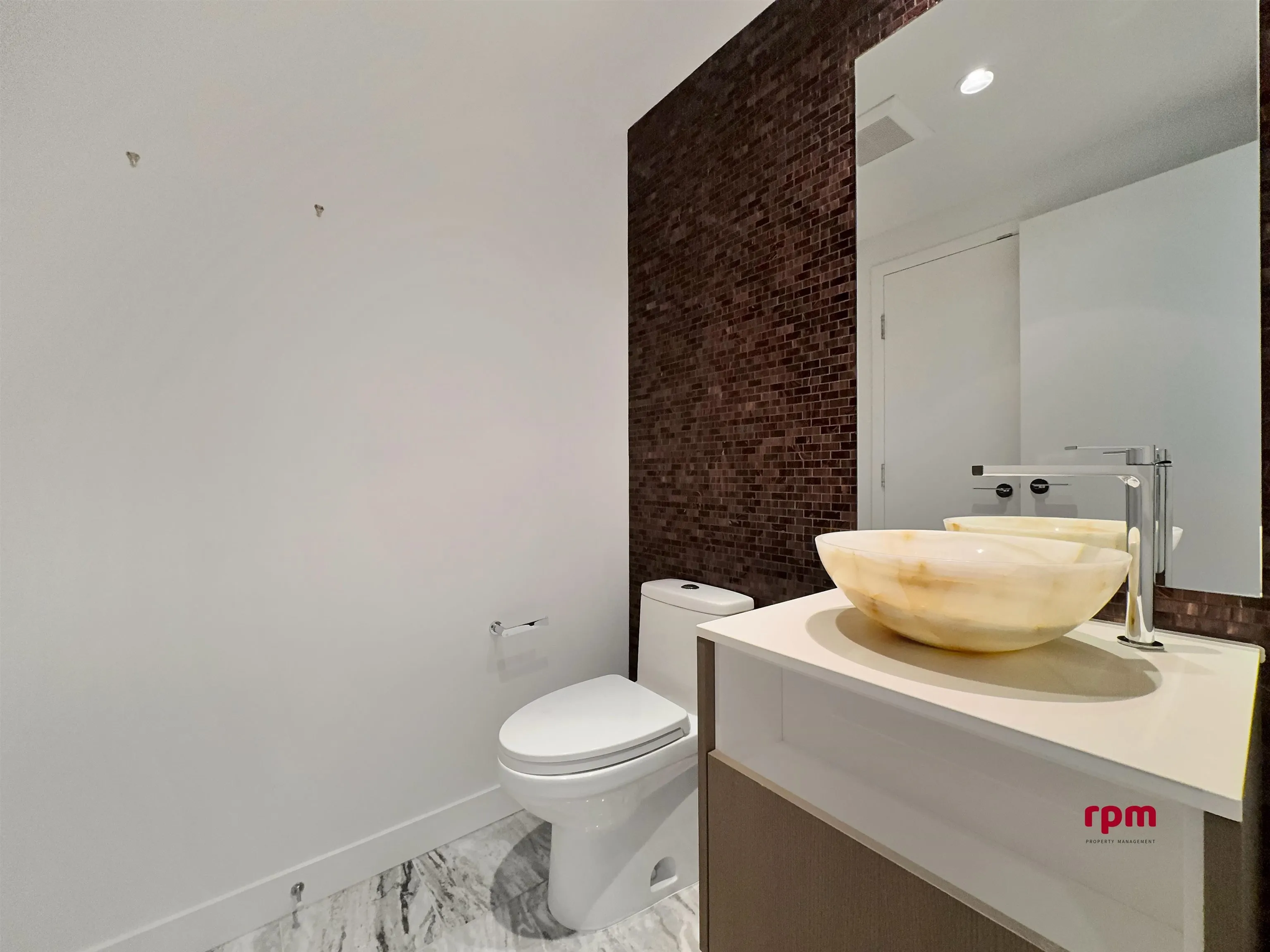 9xx 6611 Pearson Way