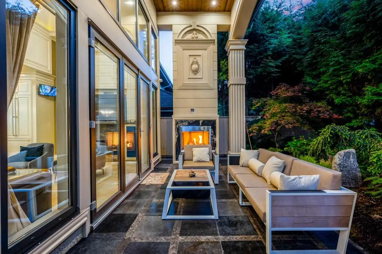 7431 Sunnymede Crescent