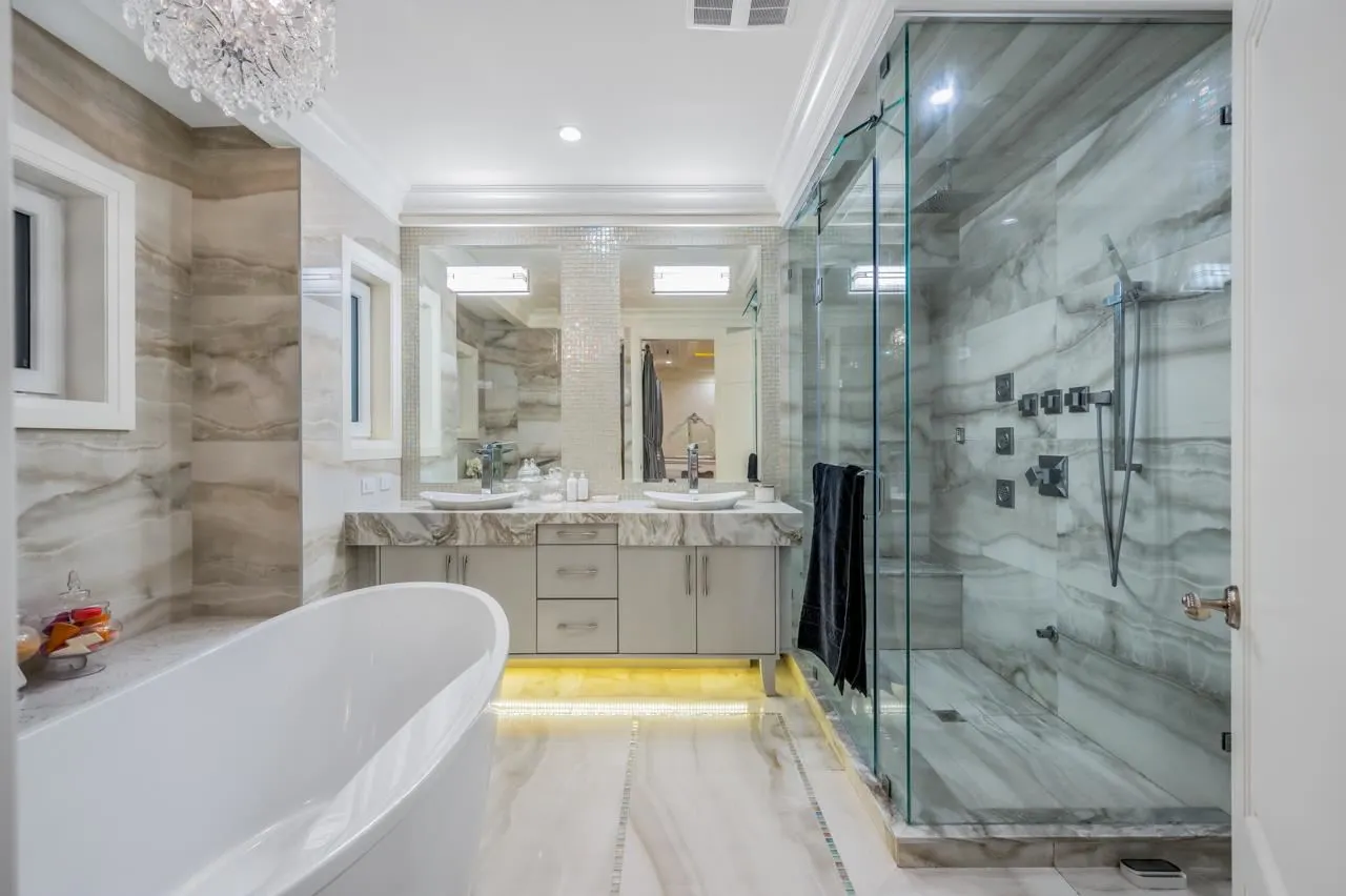 7431 Sunnymede Crescent
