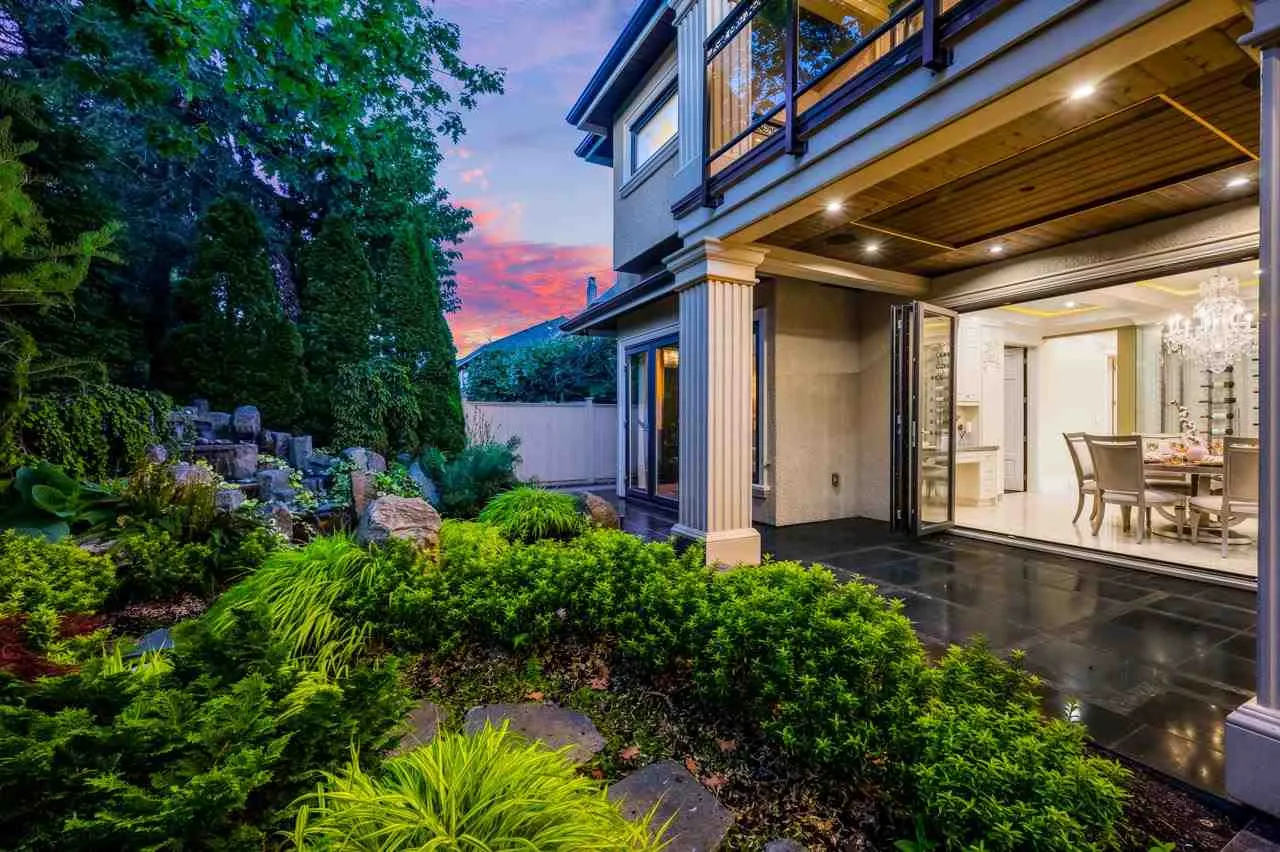 7431 Sunnymede Crescent