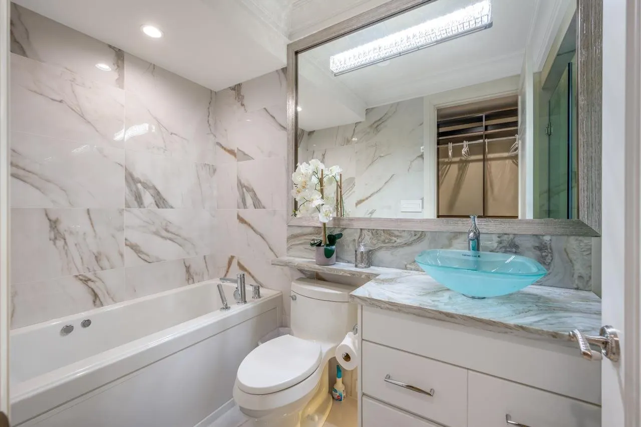 7431 Sunnymede Crescent
