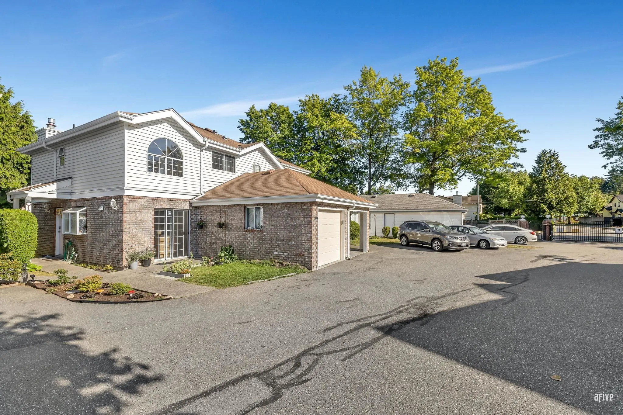 151 12233 92 Avenue