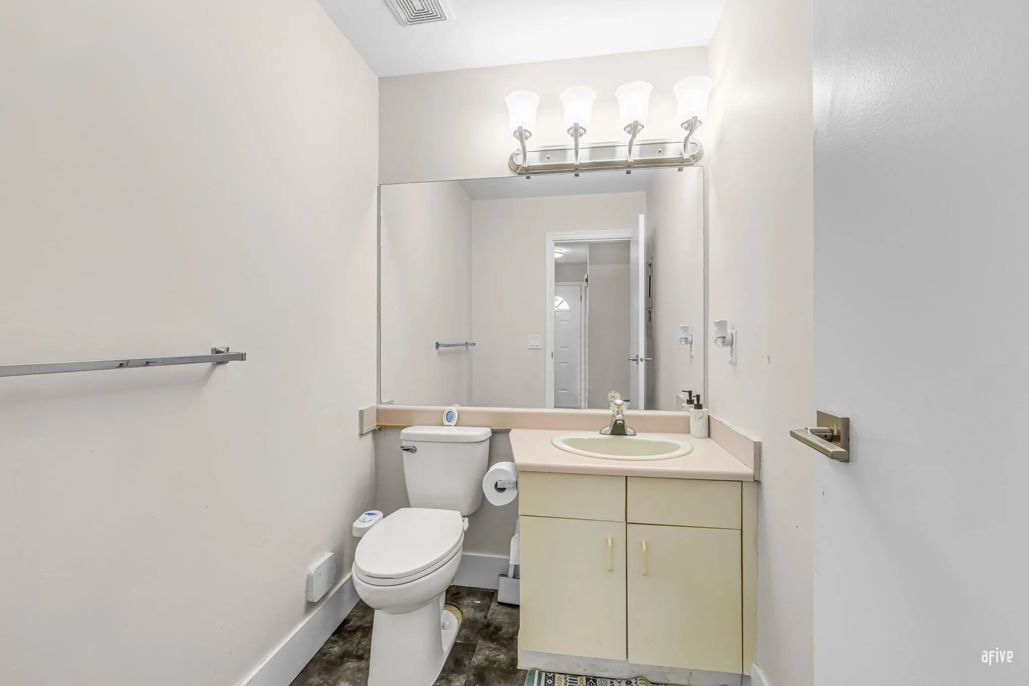 151 12233 92 Avenue