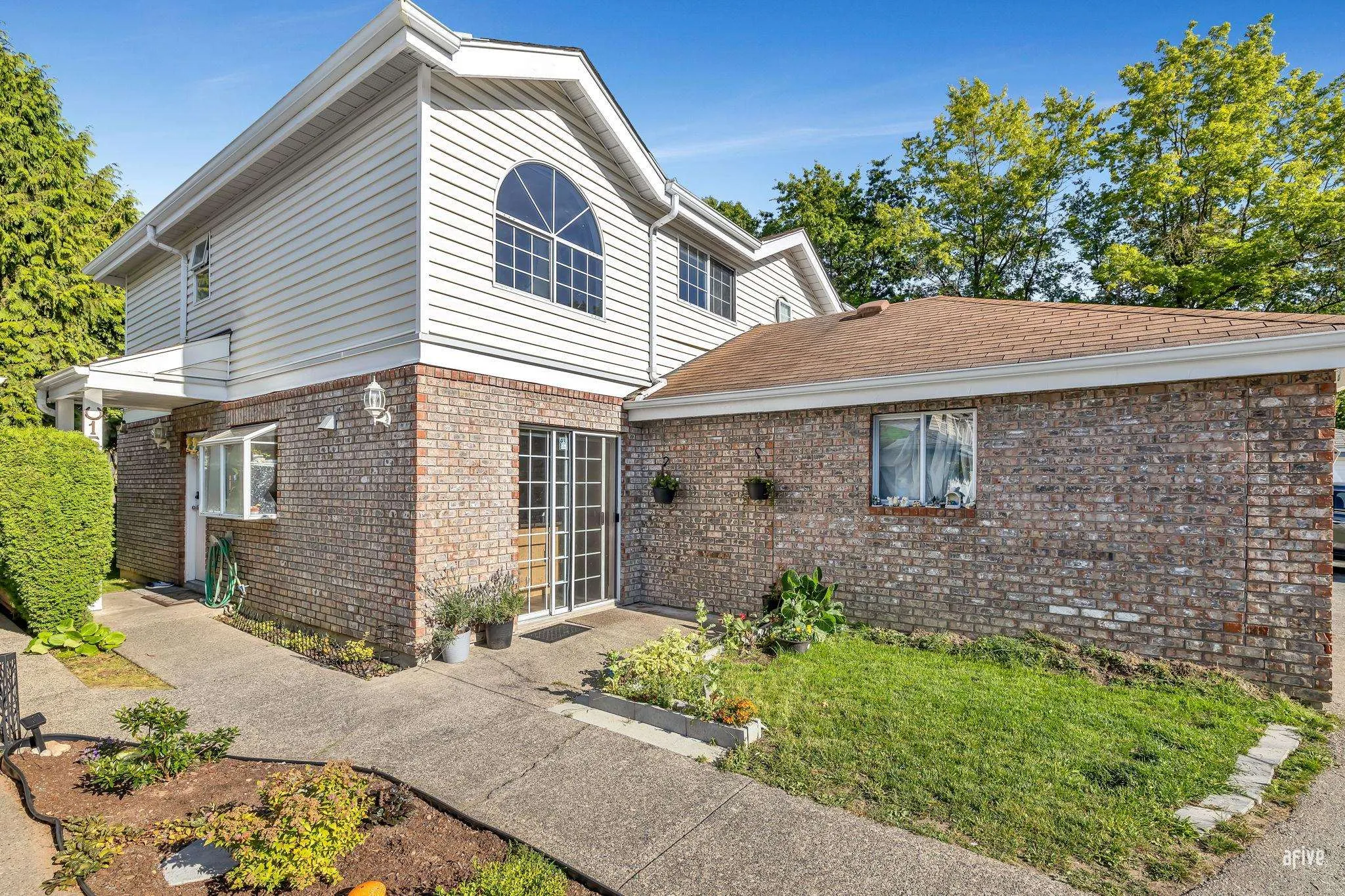 151 12233 92 Avenue
