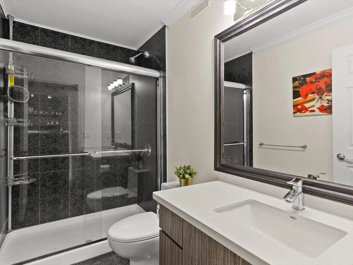 62 Shoreline Circle