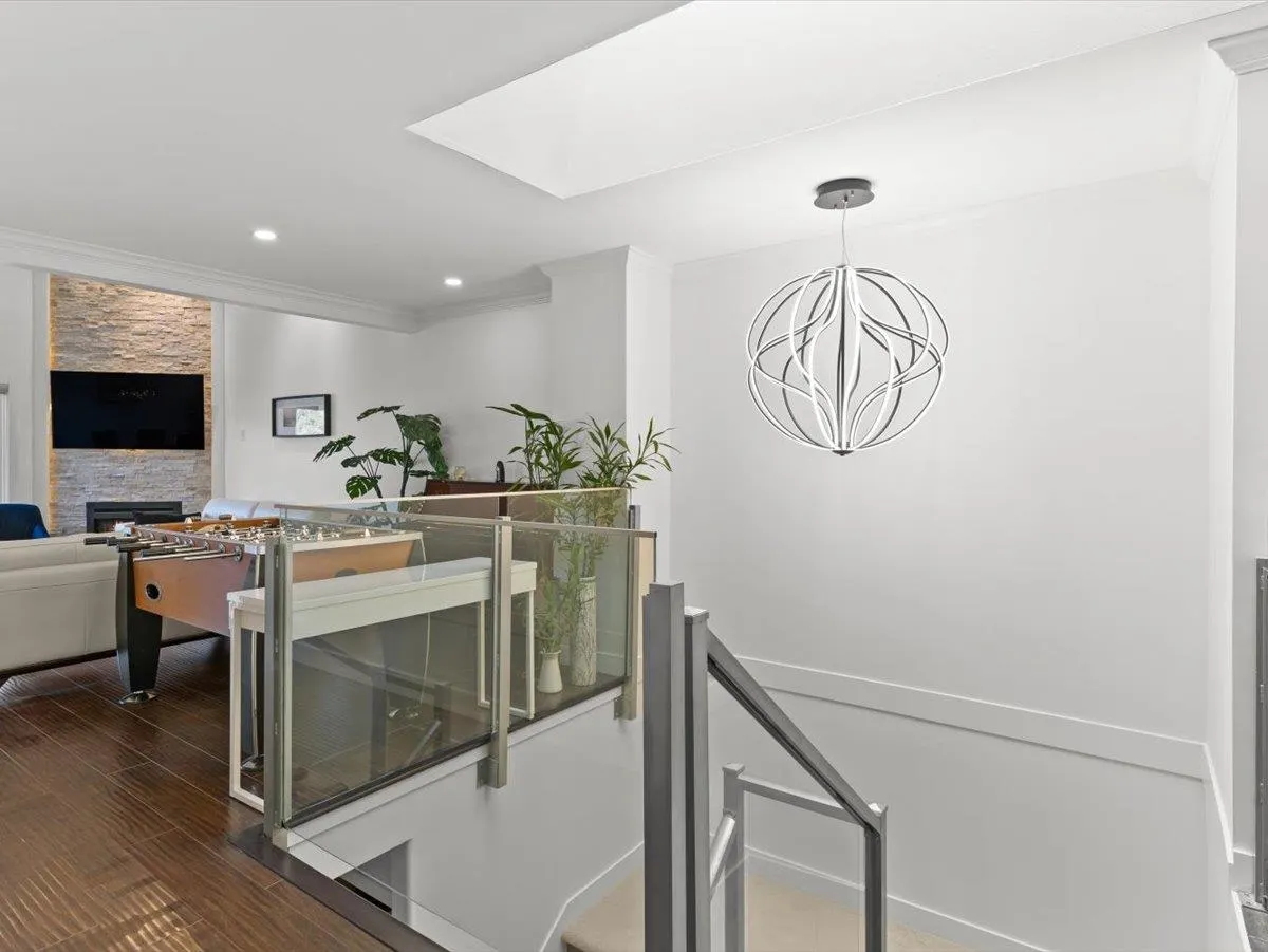 62 Shoreline Circle