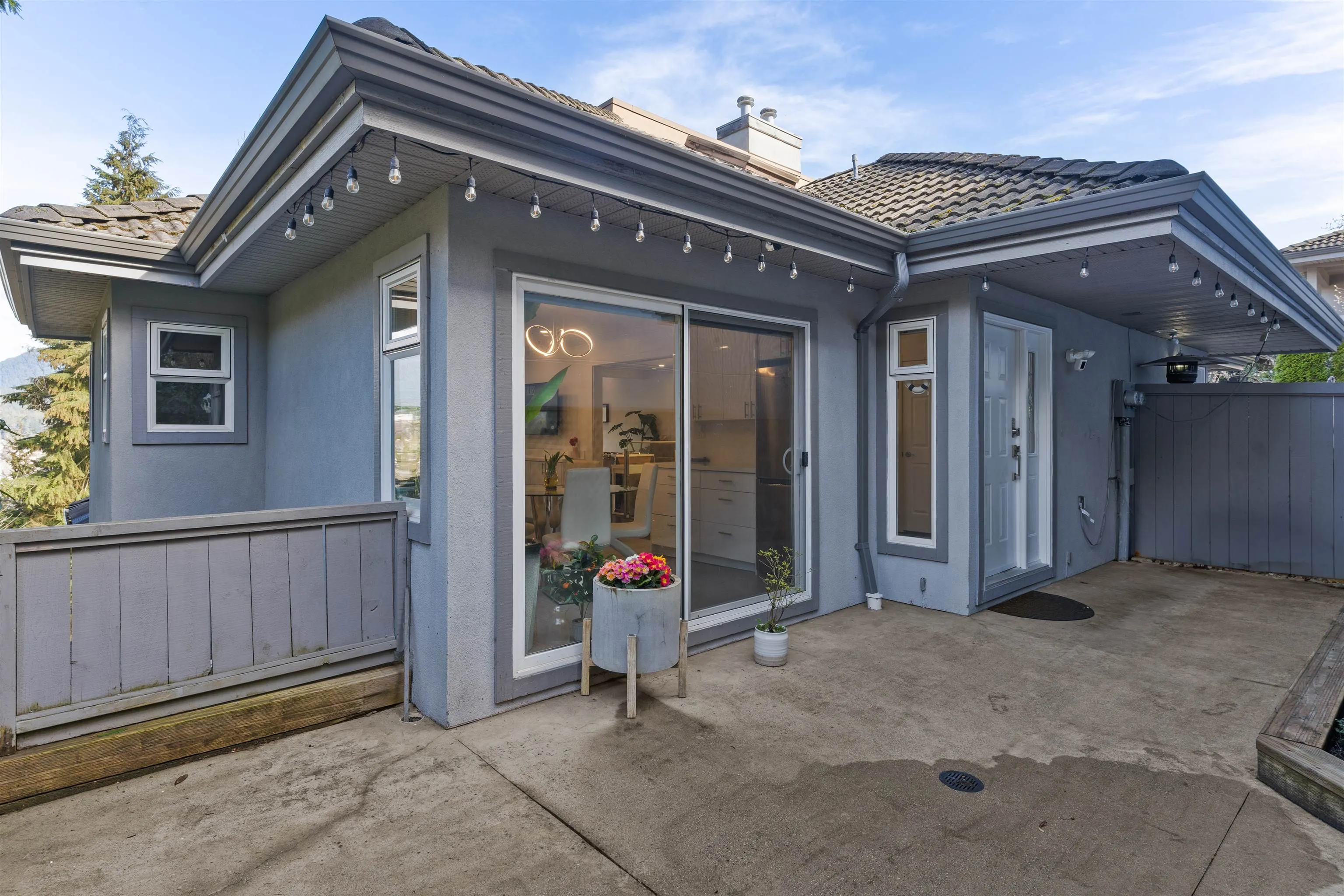 62 Shoreline Circle