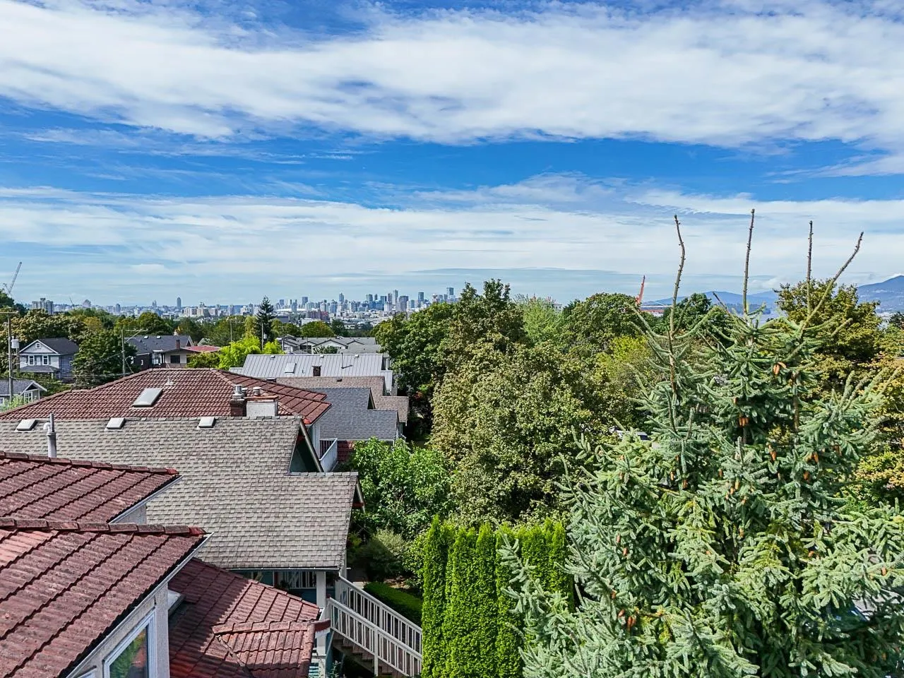 2554 Dundas Street