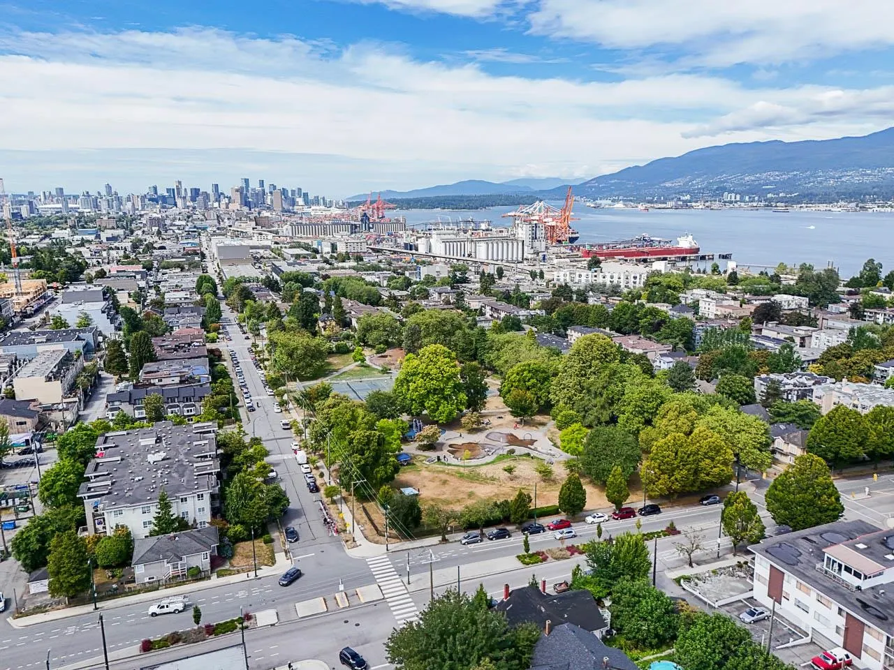 2554 Dundas Street