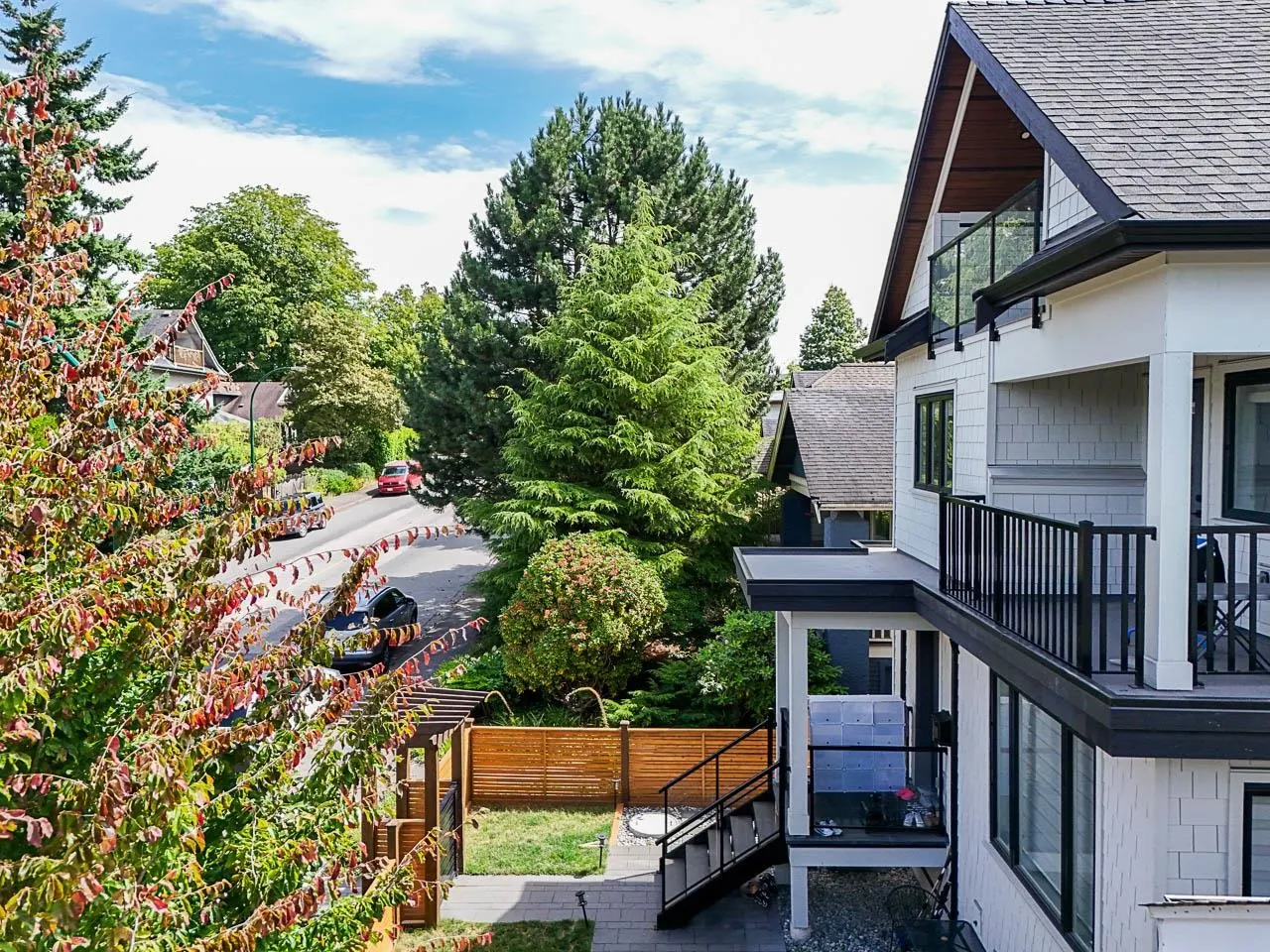 2554 Dundas Street