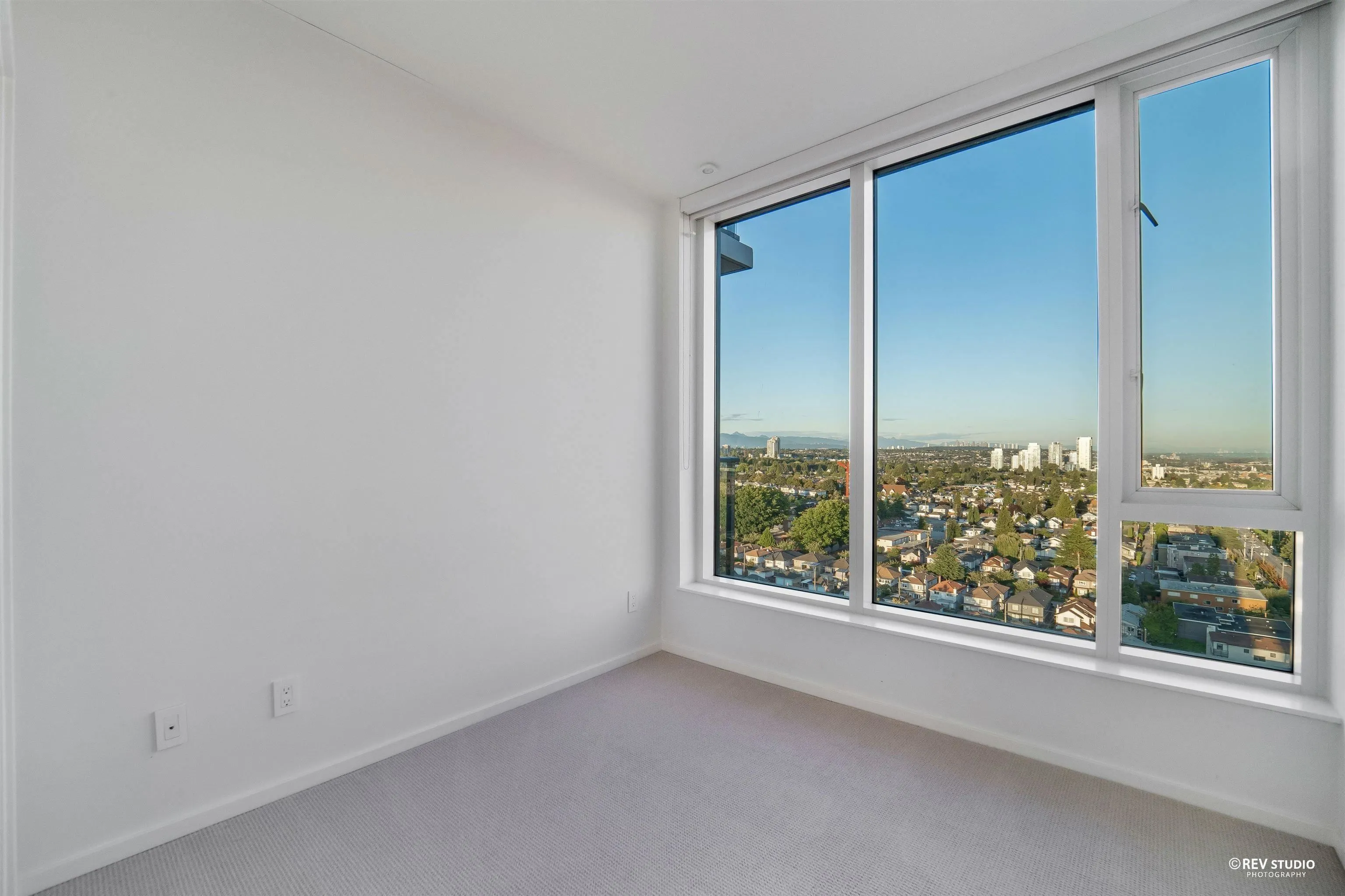 1108 8555 Granville Street