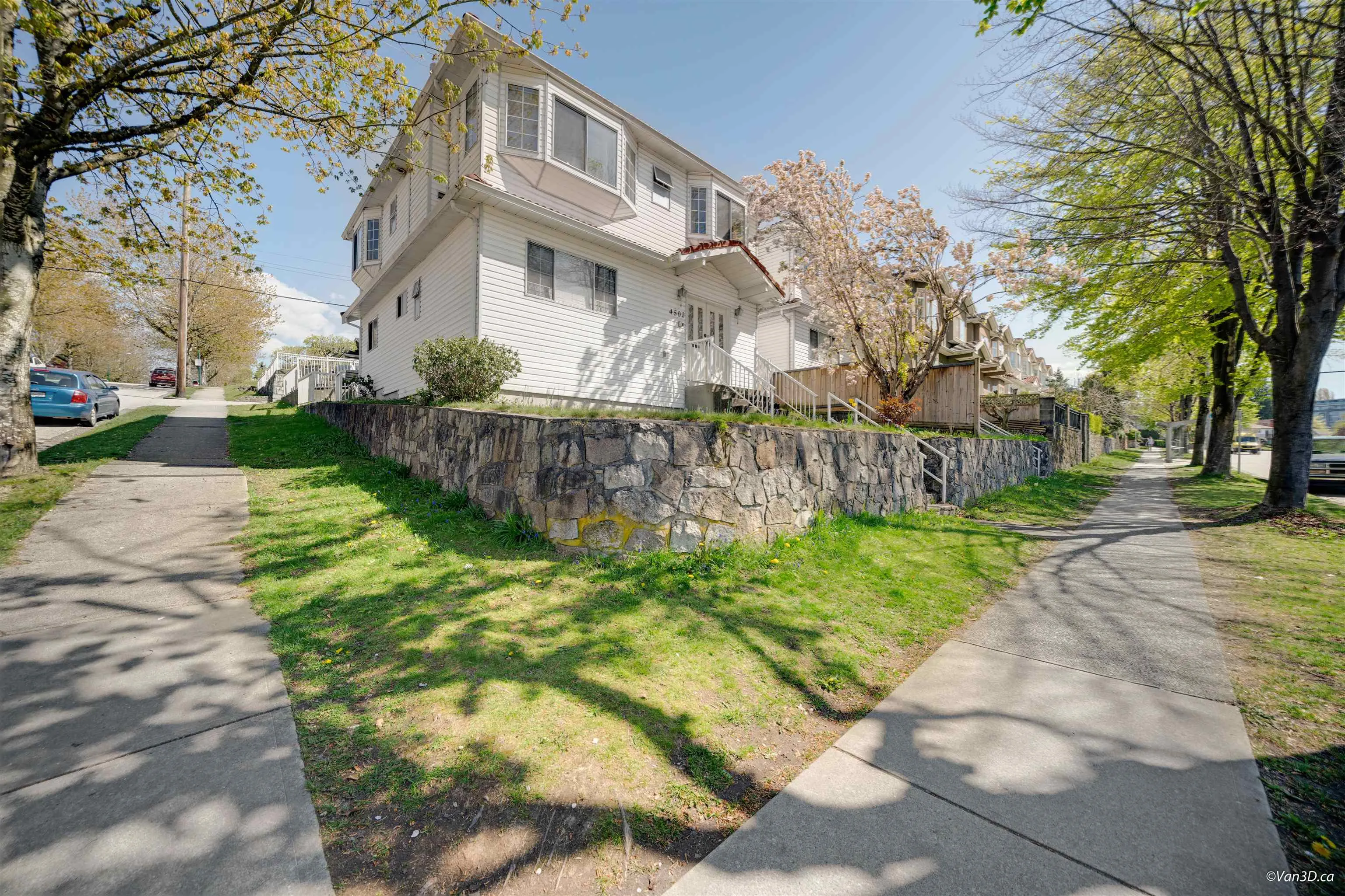 4502 Nanaimo Street