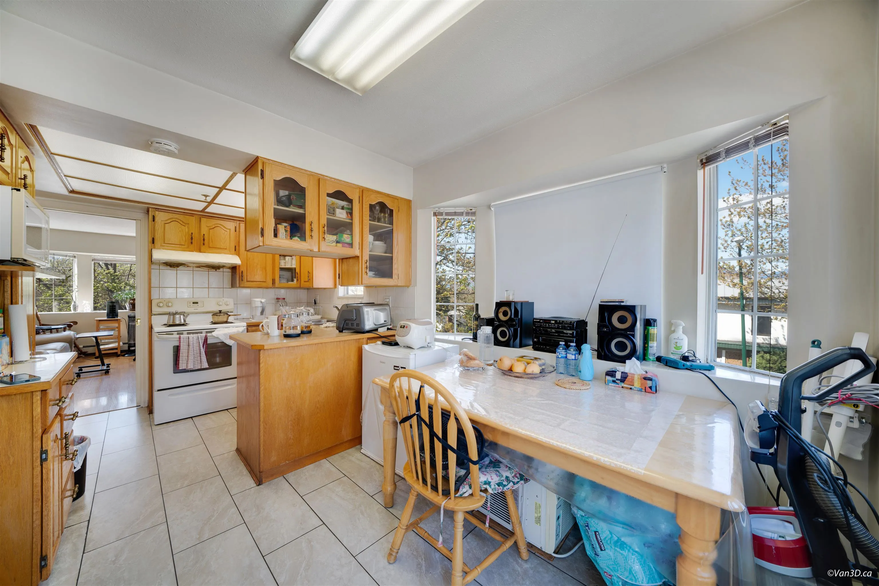 4502 Nanaimo Street