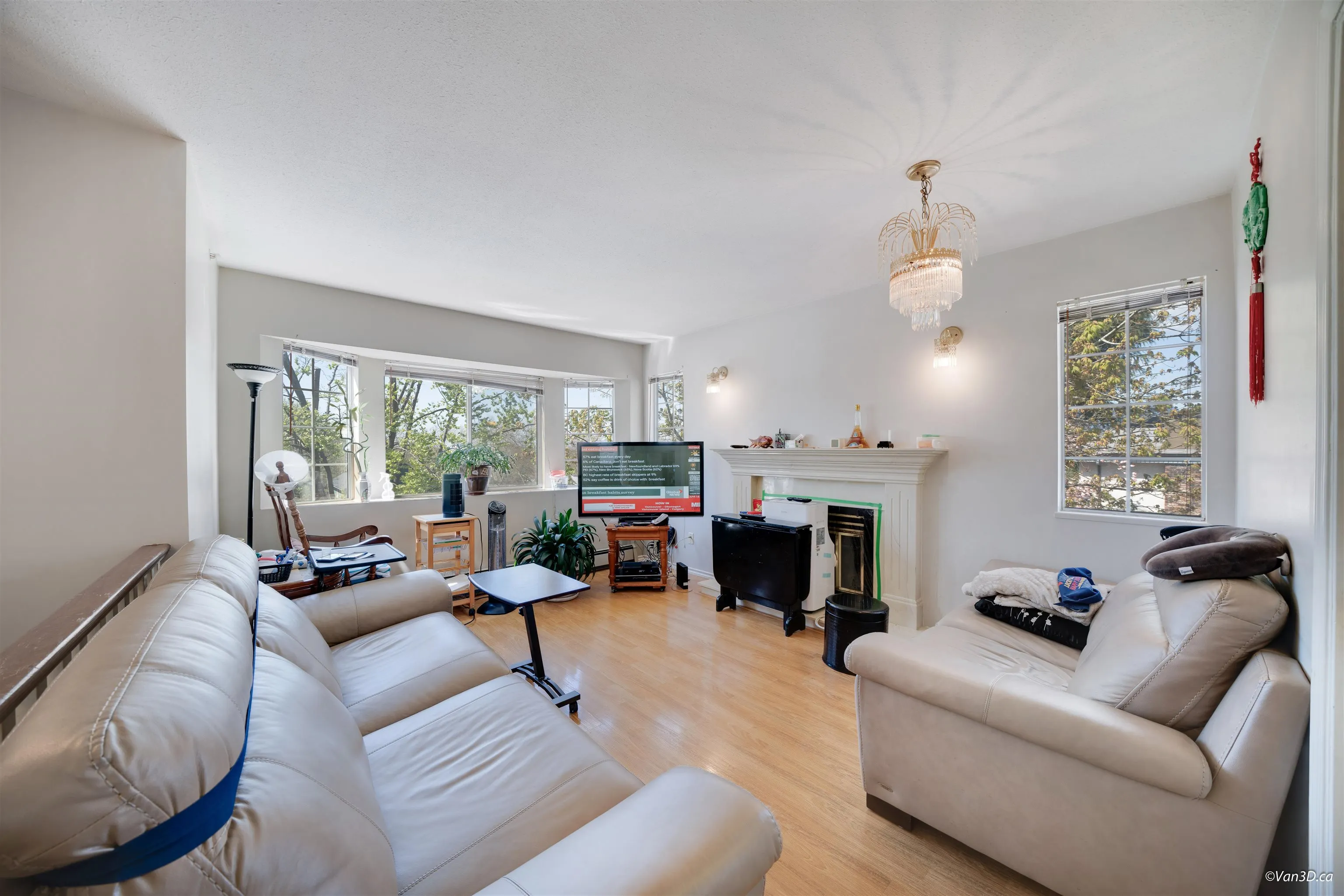 4502 Nanaimo Street