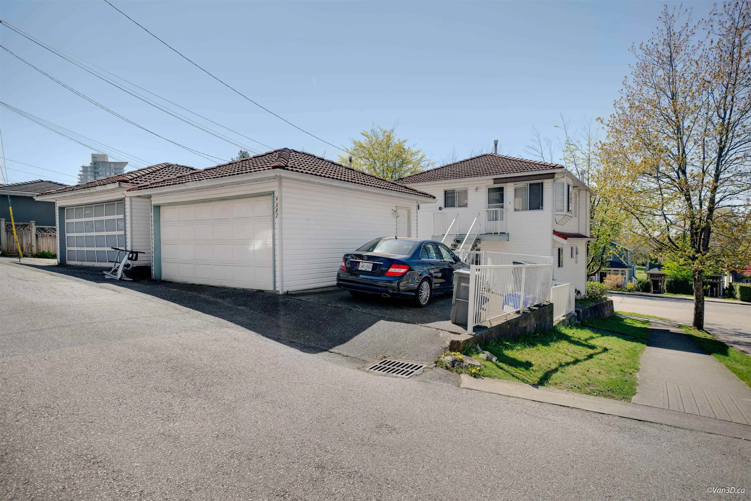 4502 Nanaimo Street