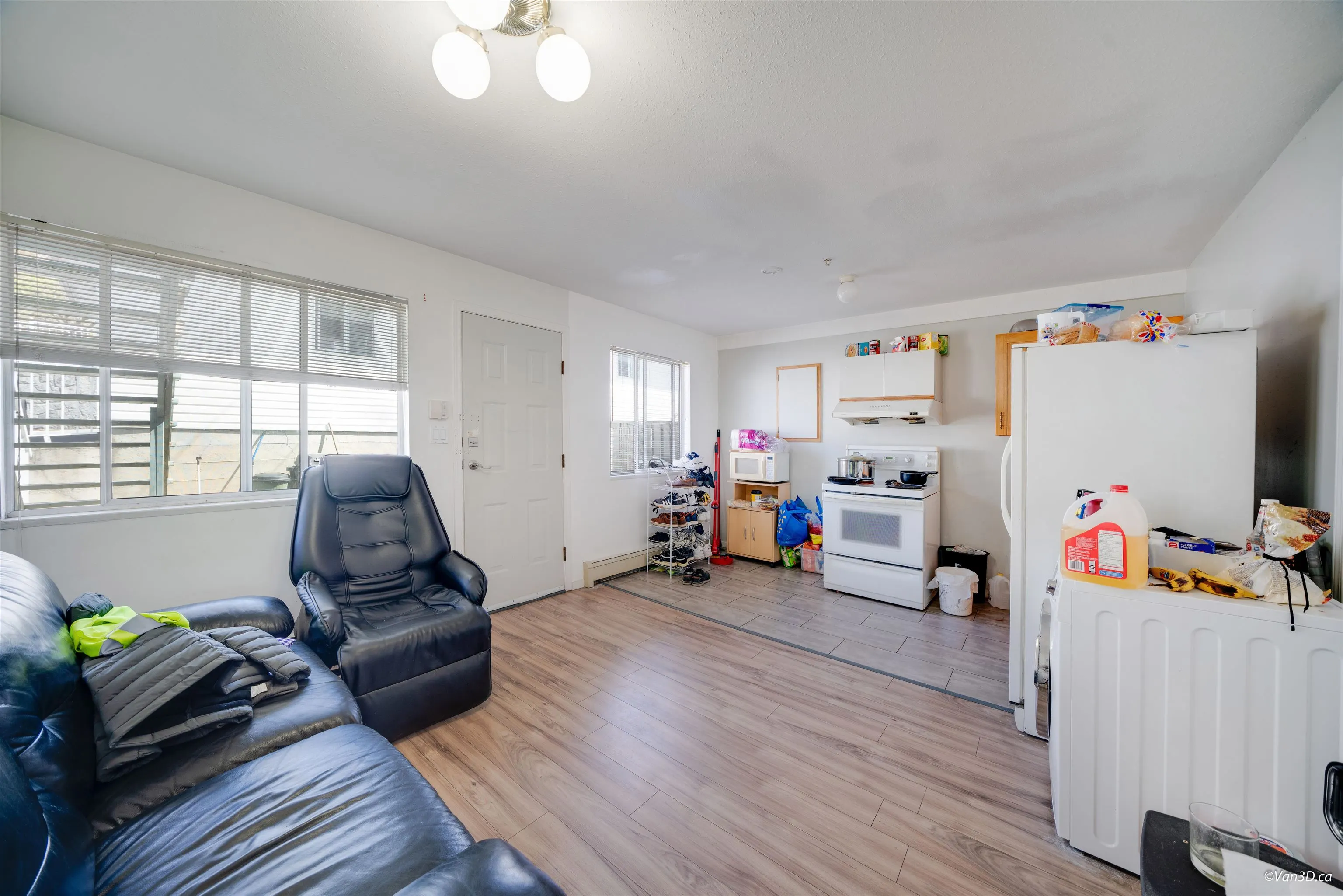 4502 Nanaimo Street