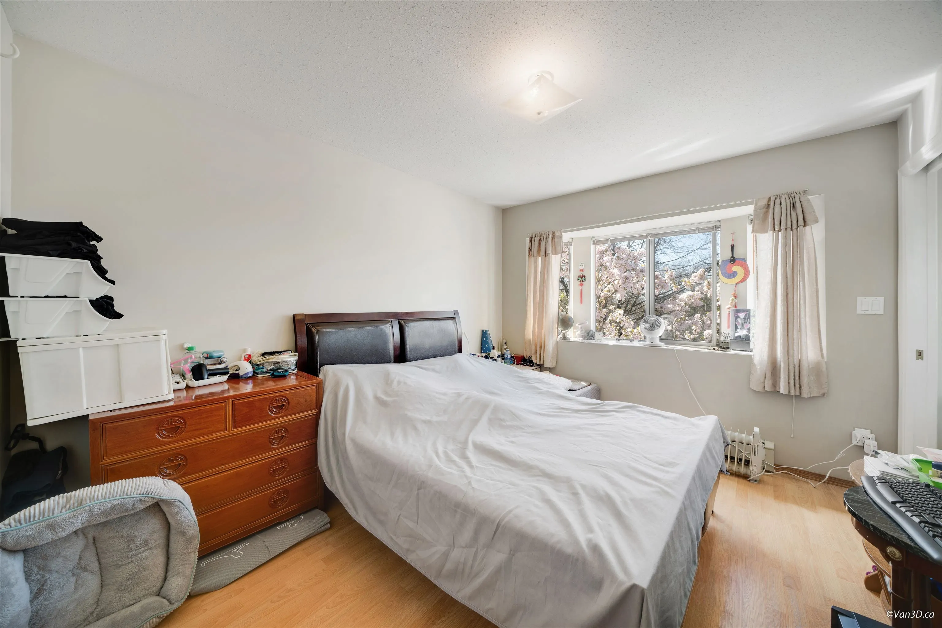 4502 Nanaimo Street