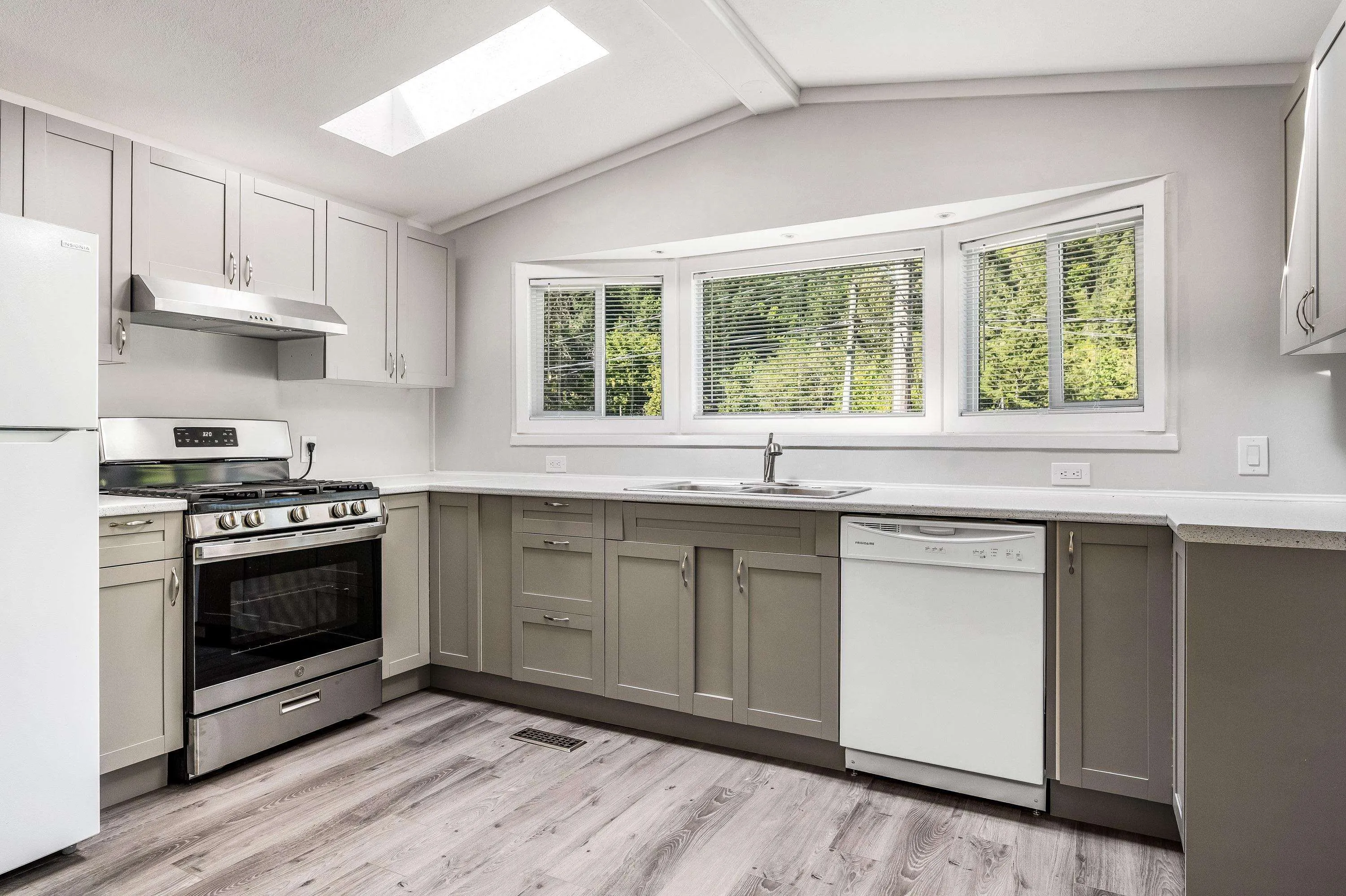 30 65367 Kawkawa Lake Road