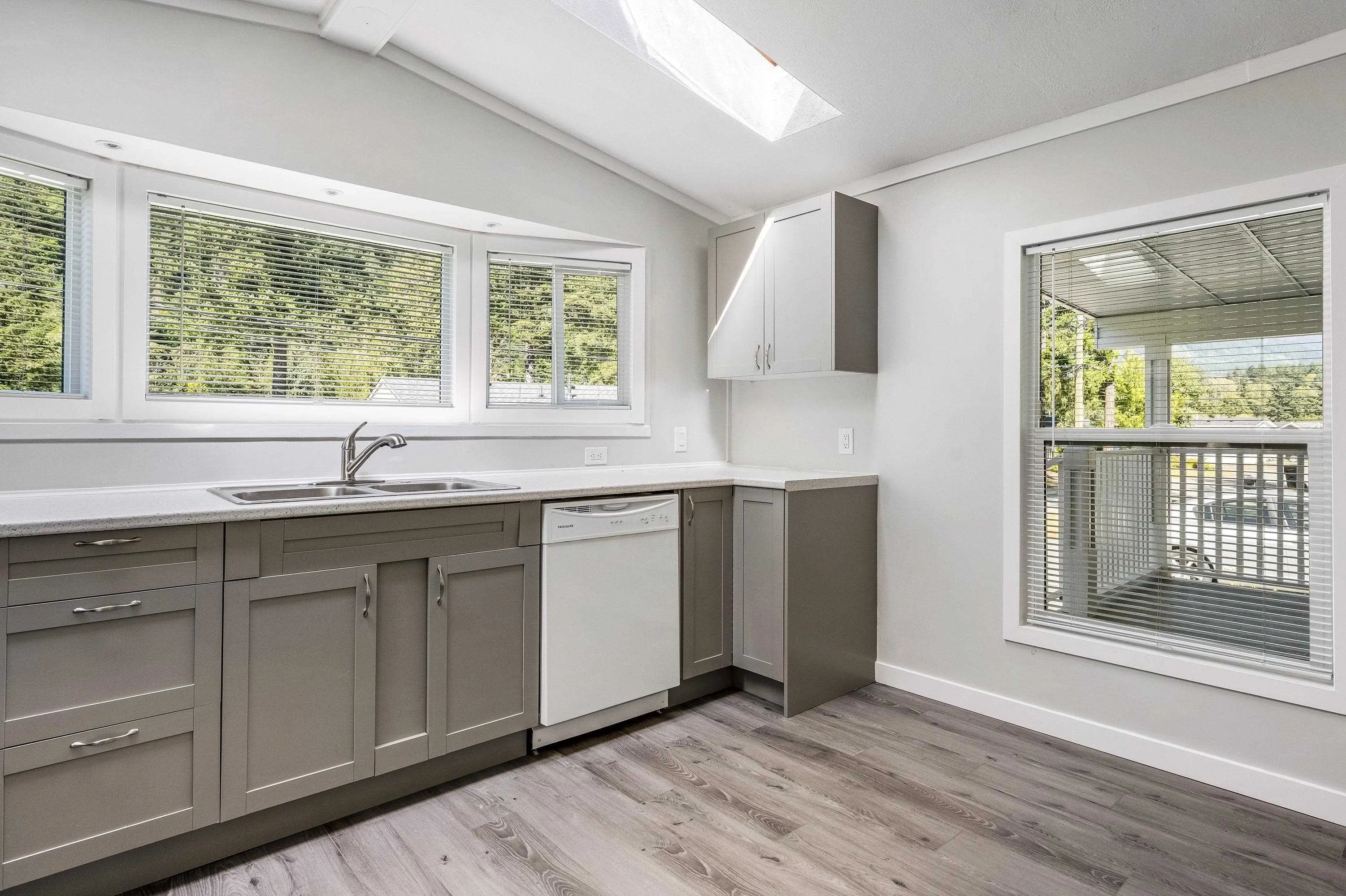 30 65367 Kawkawa Lake Road