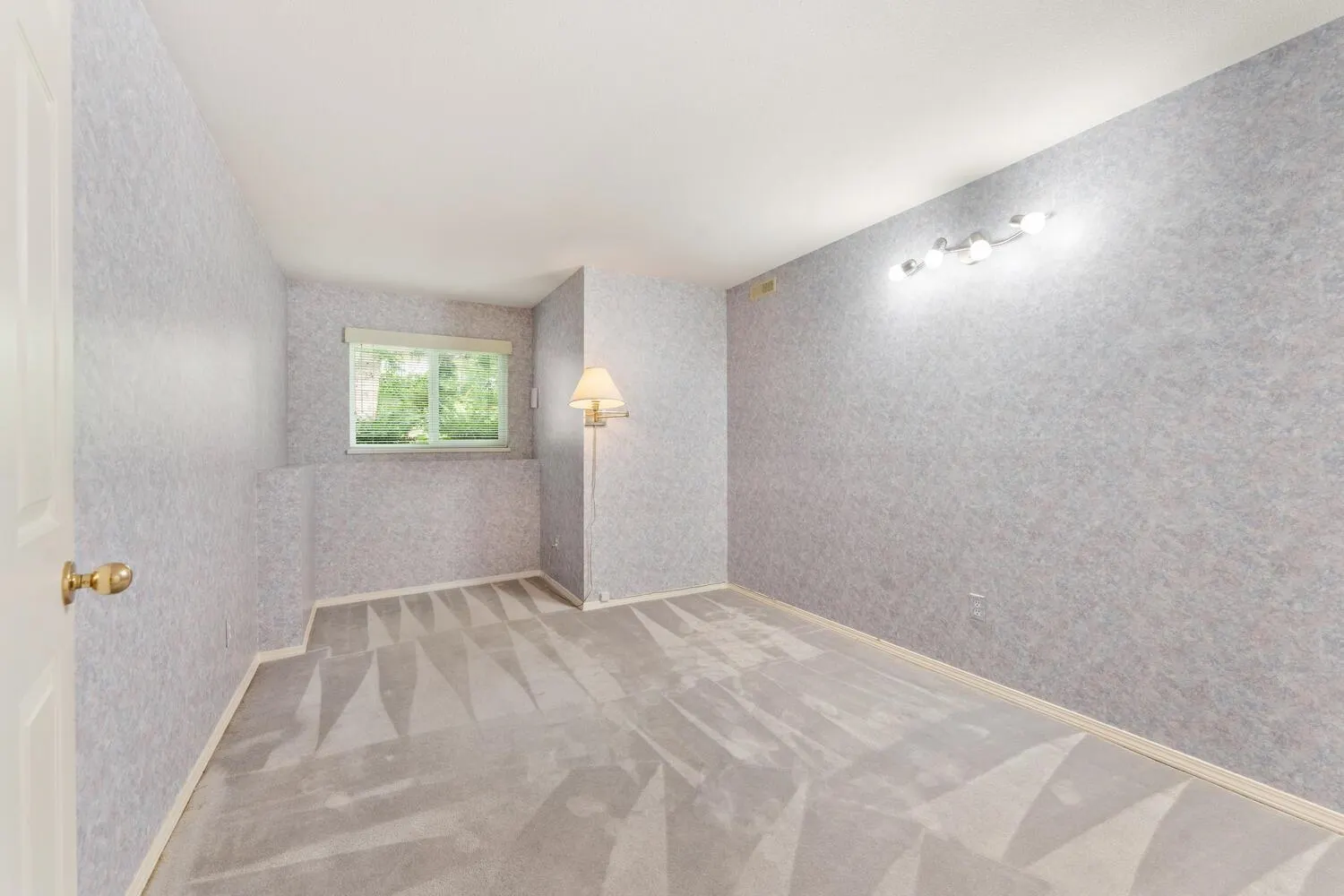 105 101 Parkside Drive
