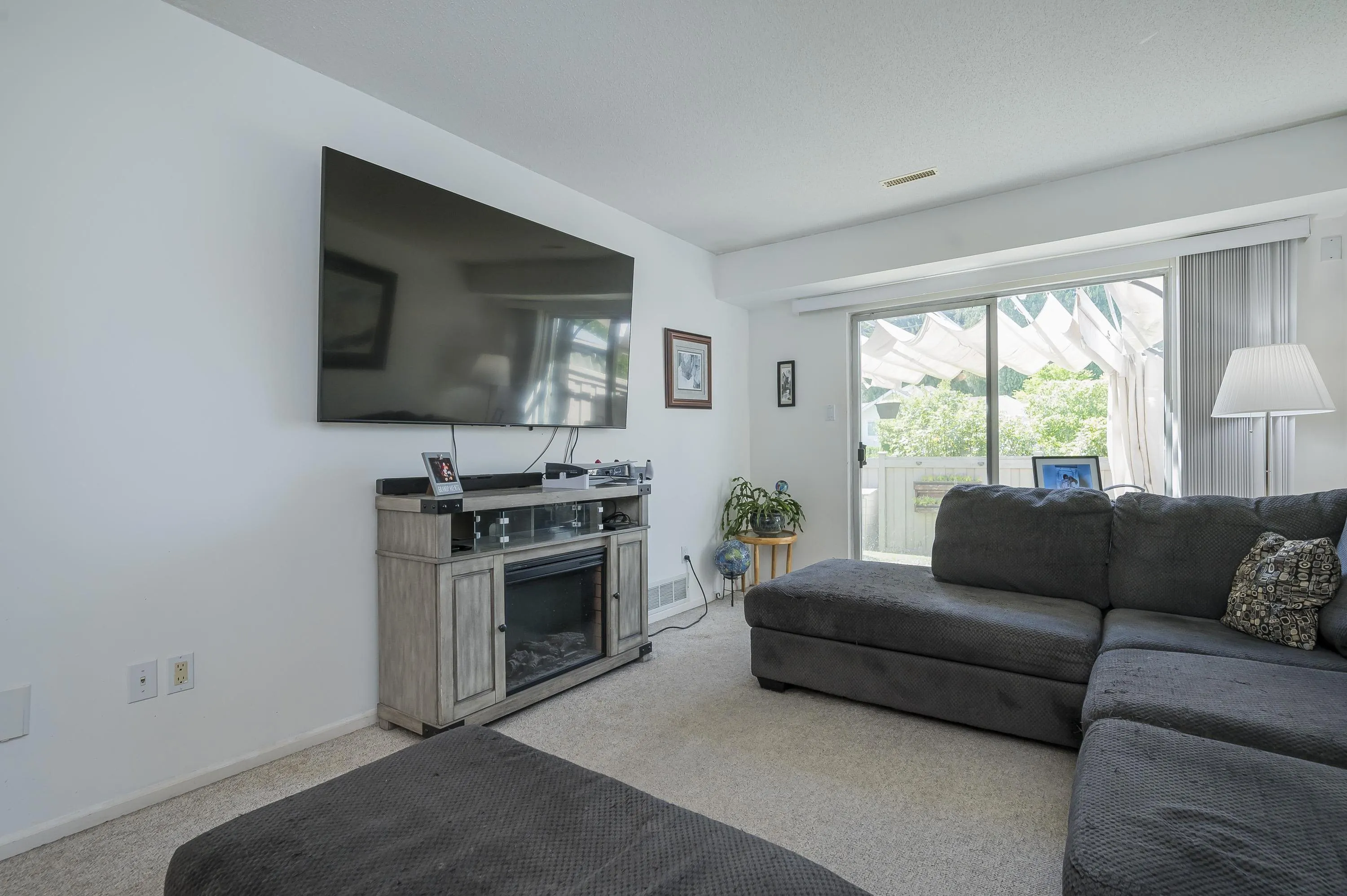 20 8716 Walnut Grove Drive