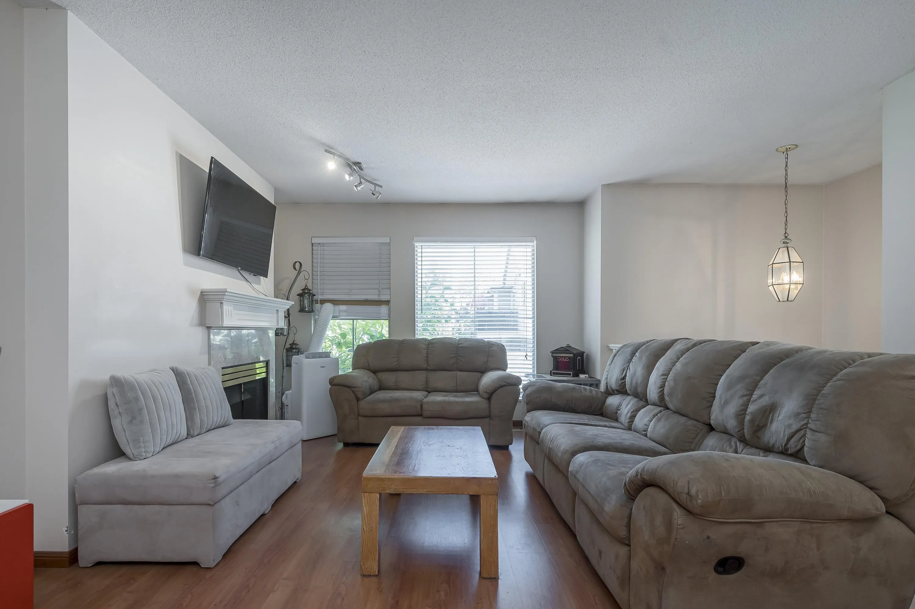 20 8716 Walnut Grove Drive