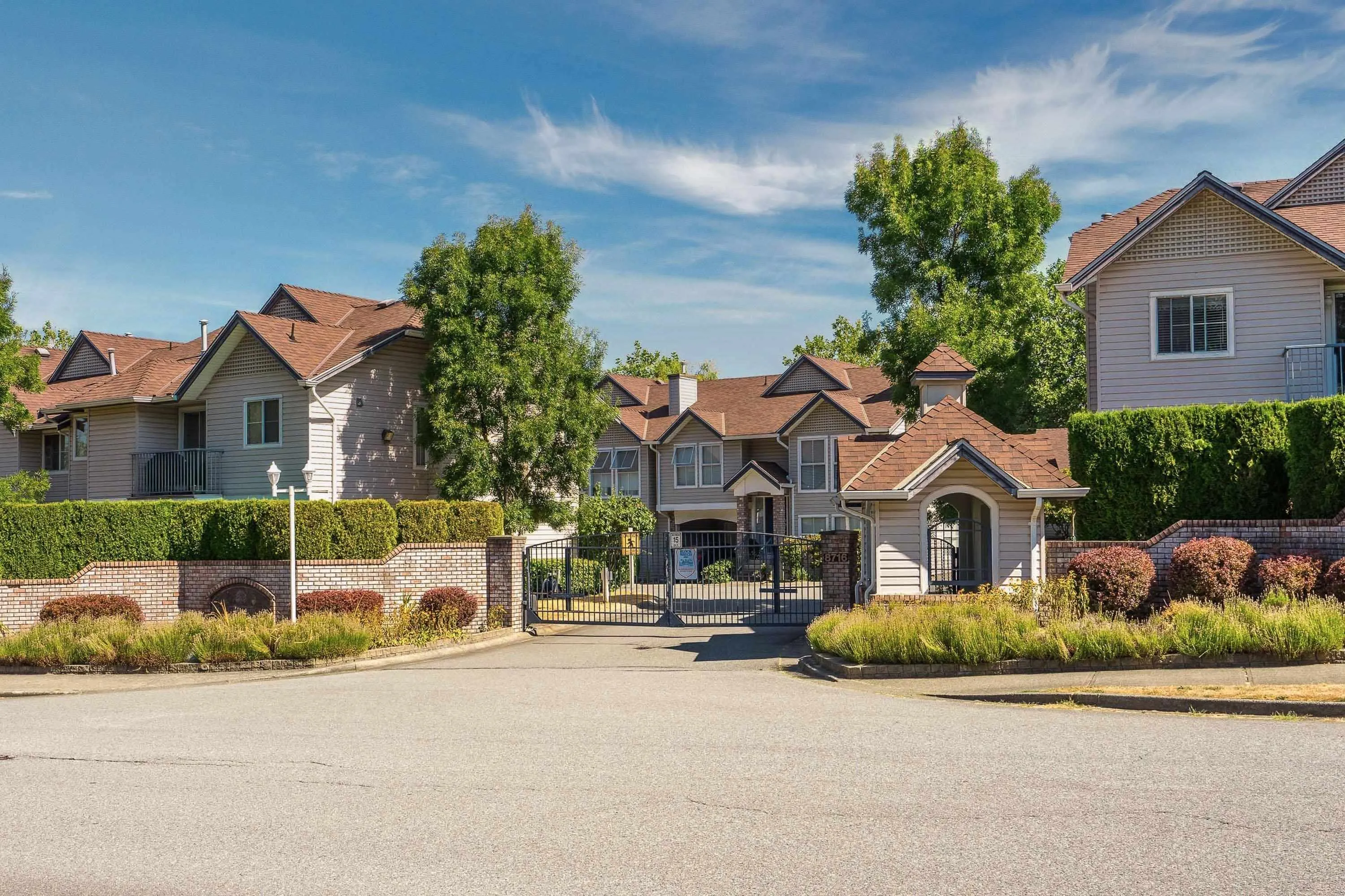 20 8716 Walnut Grove Drive