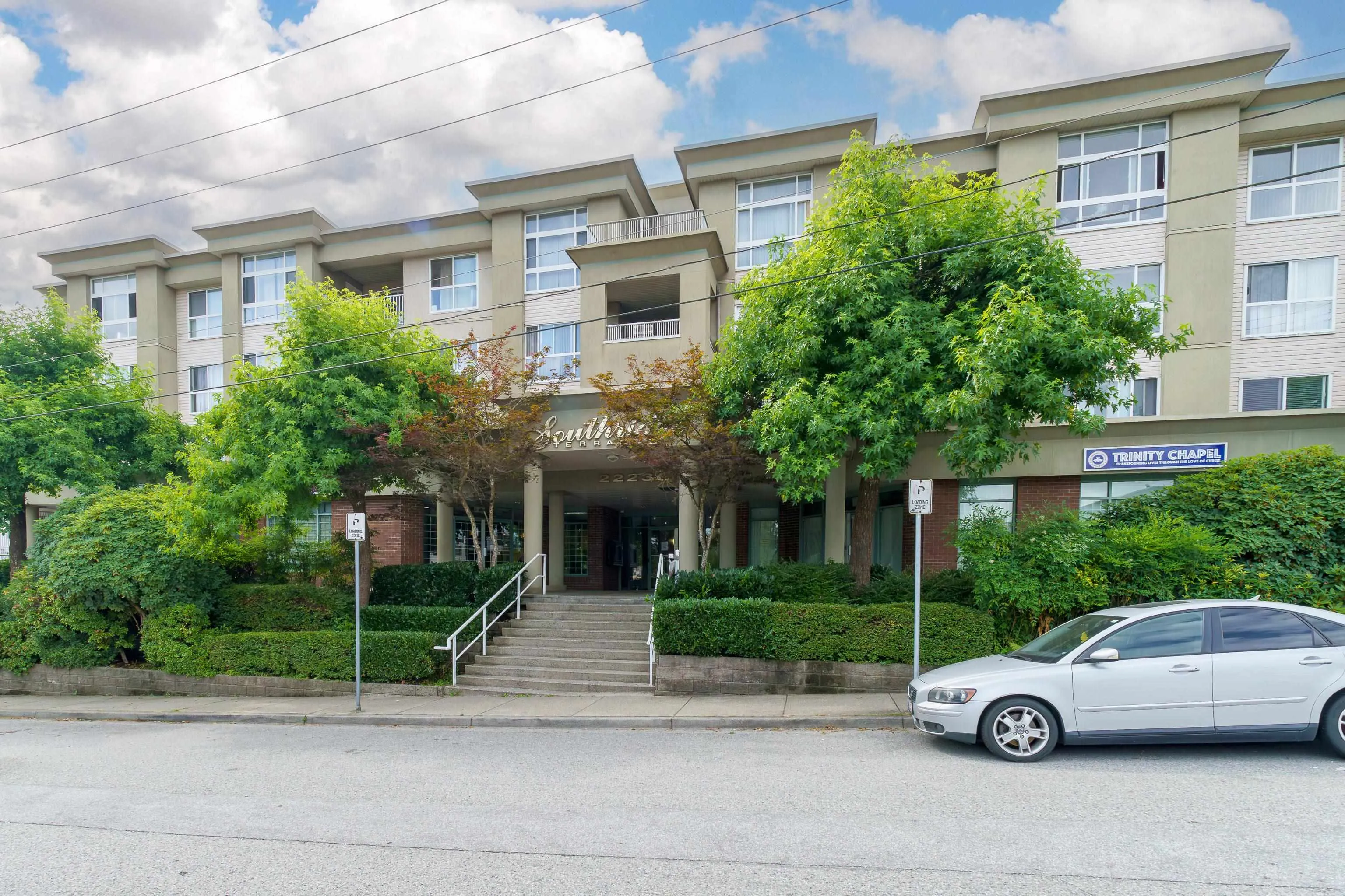 401 22230 North Avenue