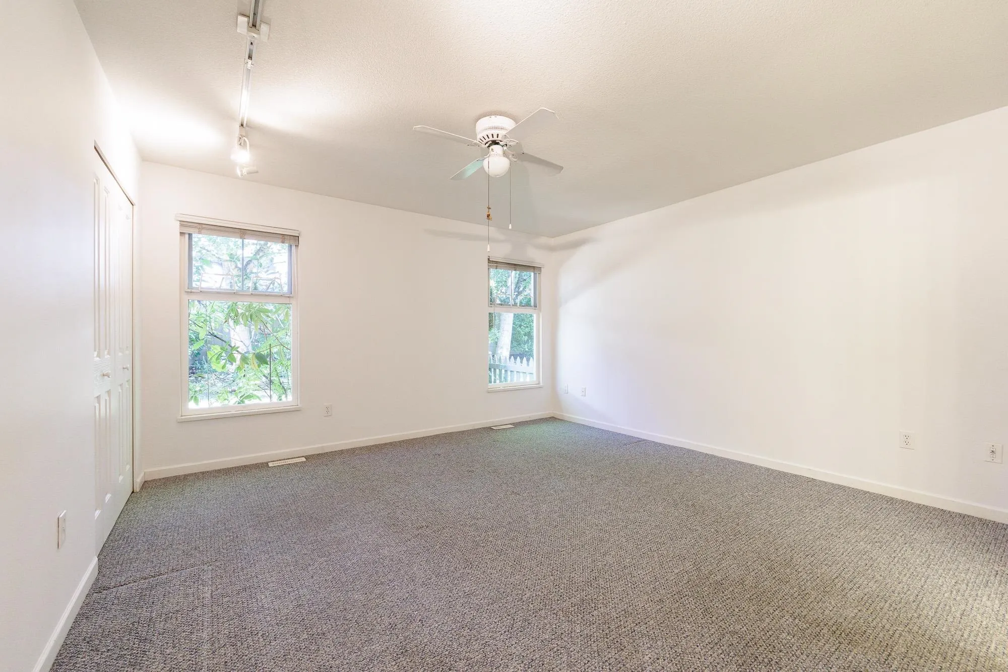 31 14877 33 Avenue