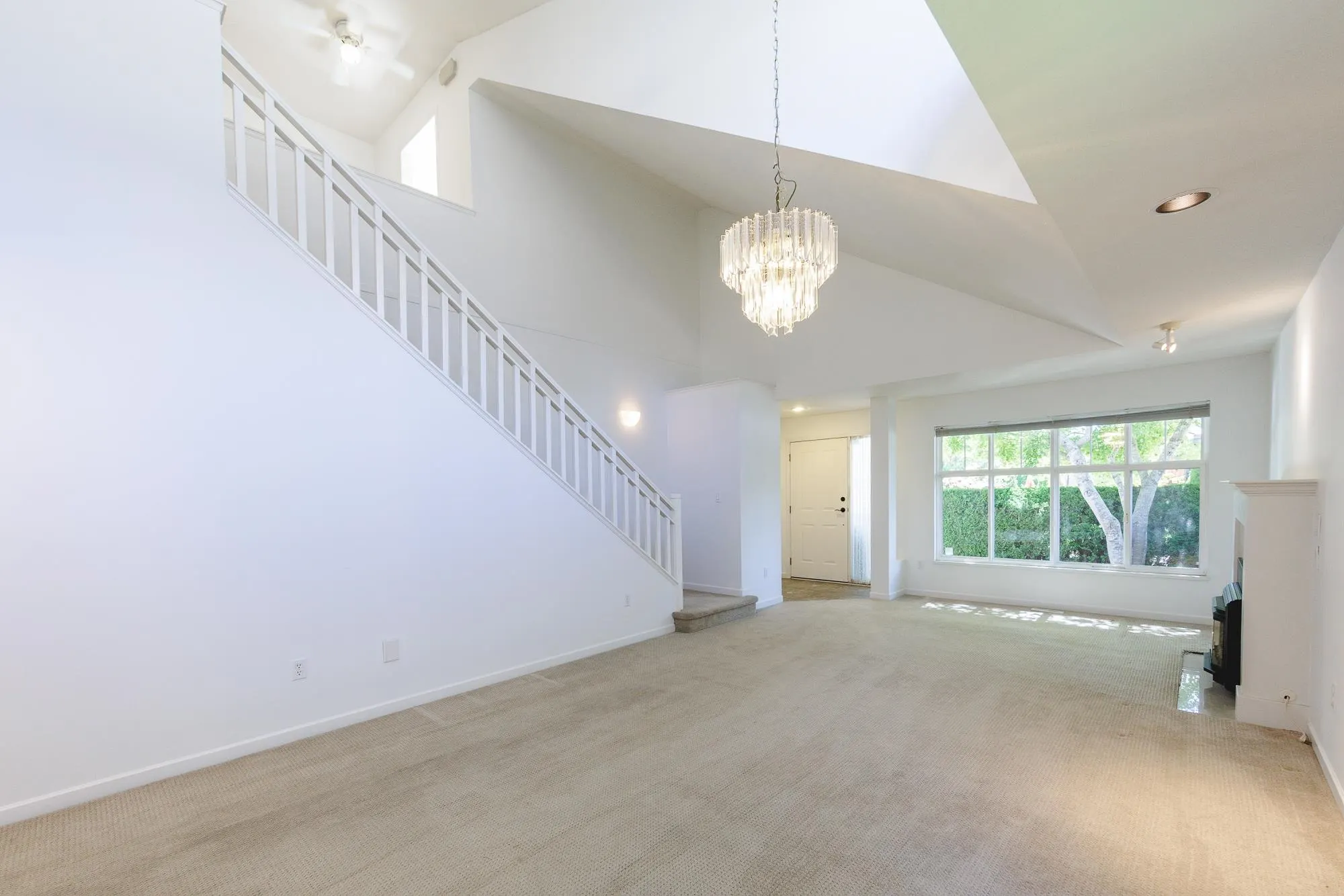 31 14877 33 Avenue