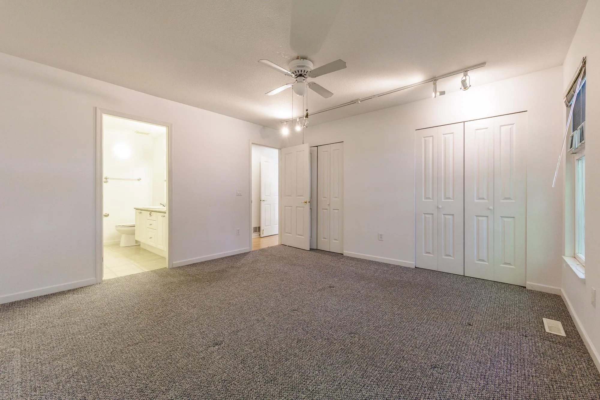 31 14877 33 Avenue