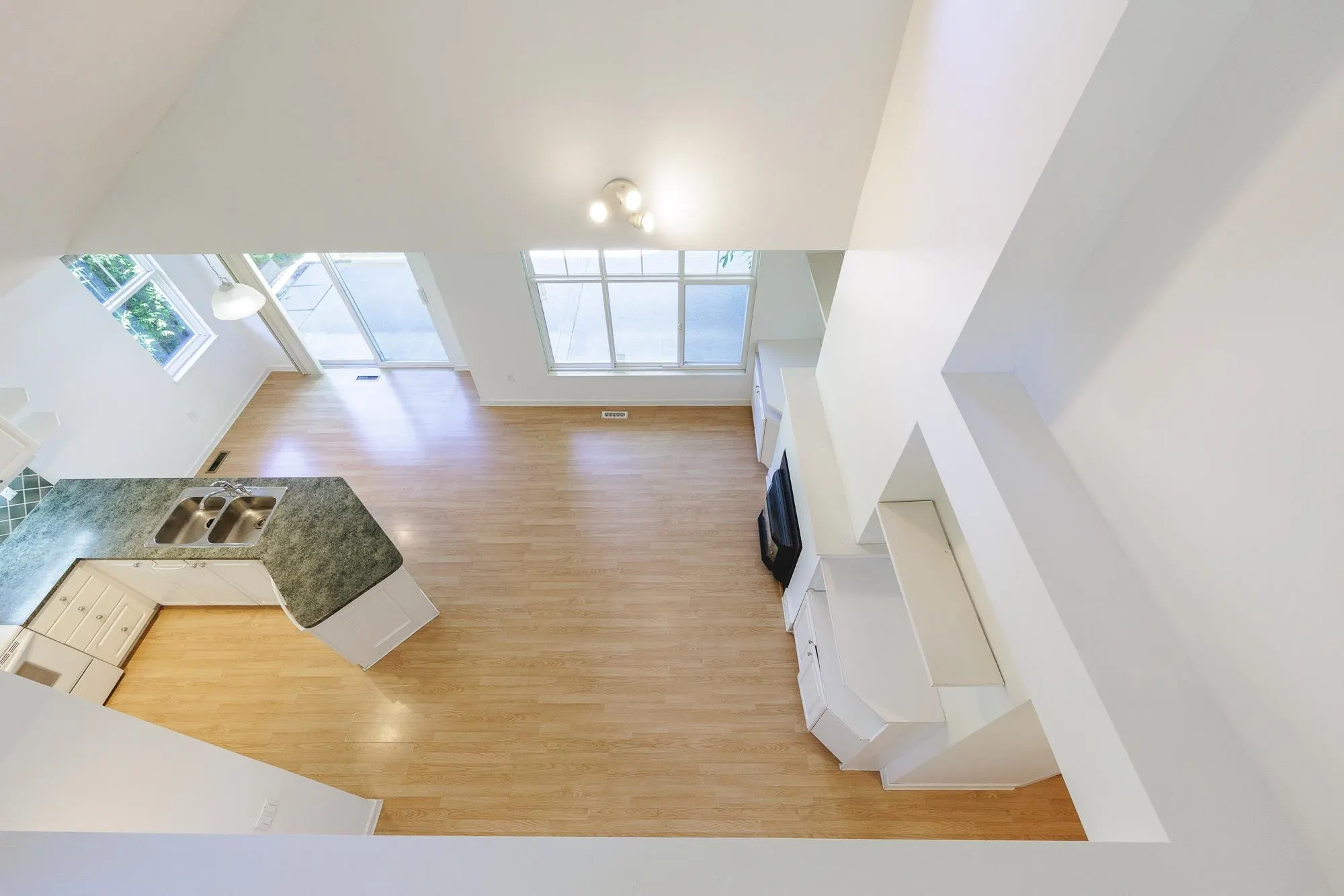 31 14877 33 Avenue