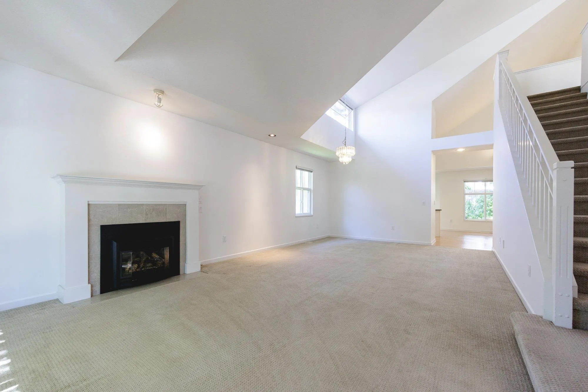 31 14877 33 Avenue
