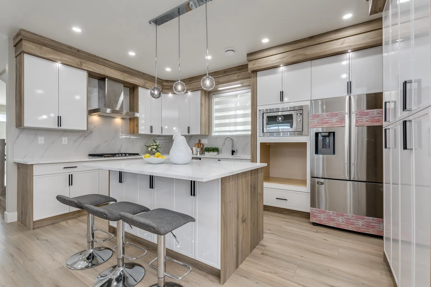 3427 Victoria Drive
