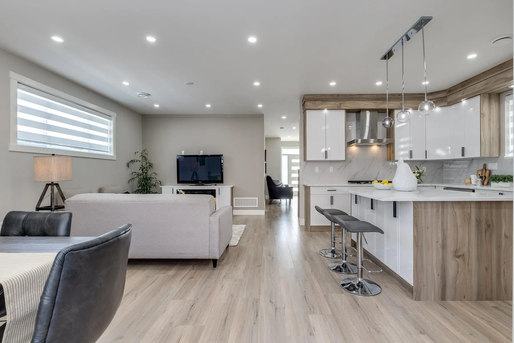 3427 Victoria Drive