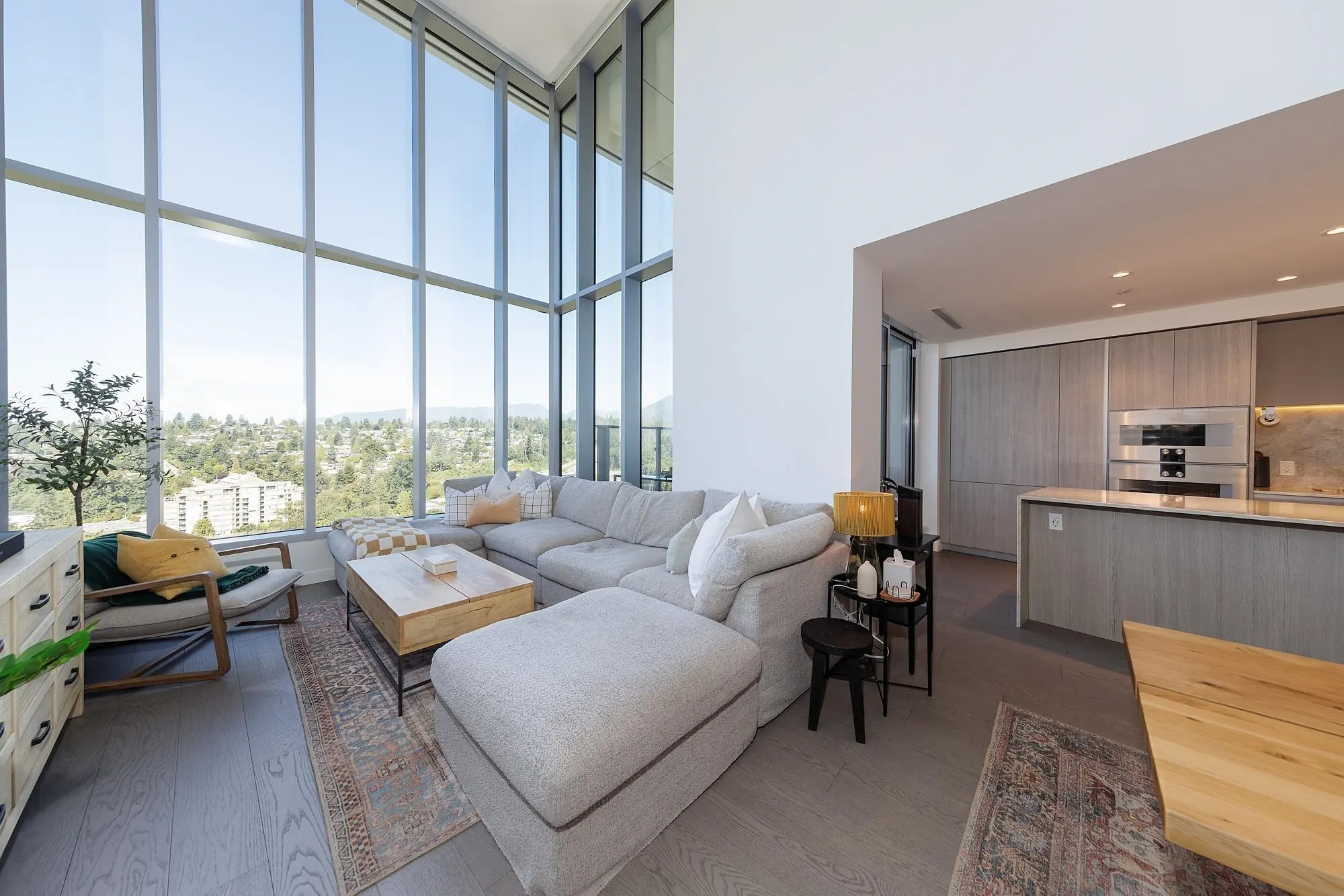 2406 1500 Fern Street