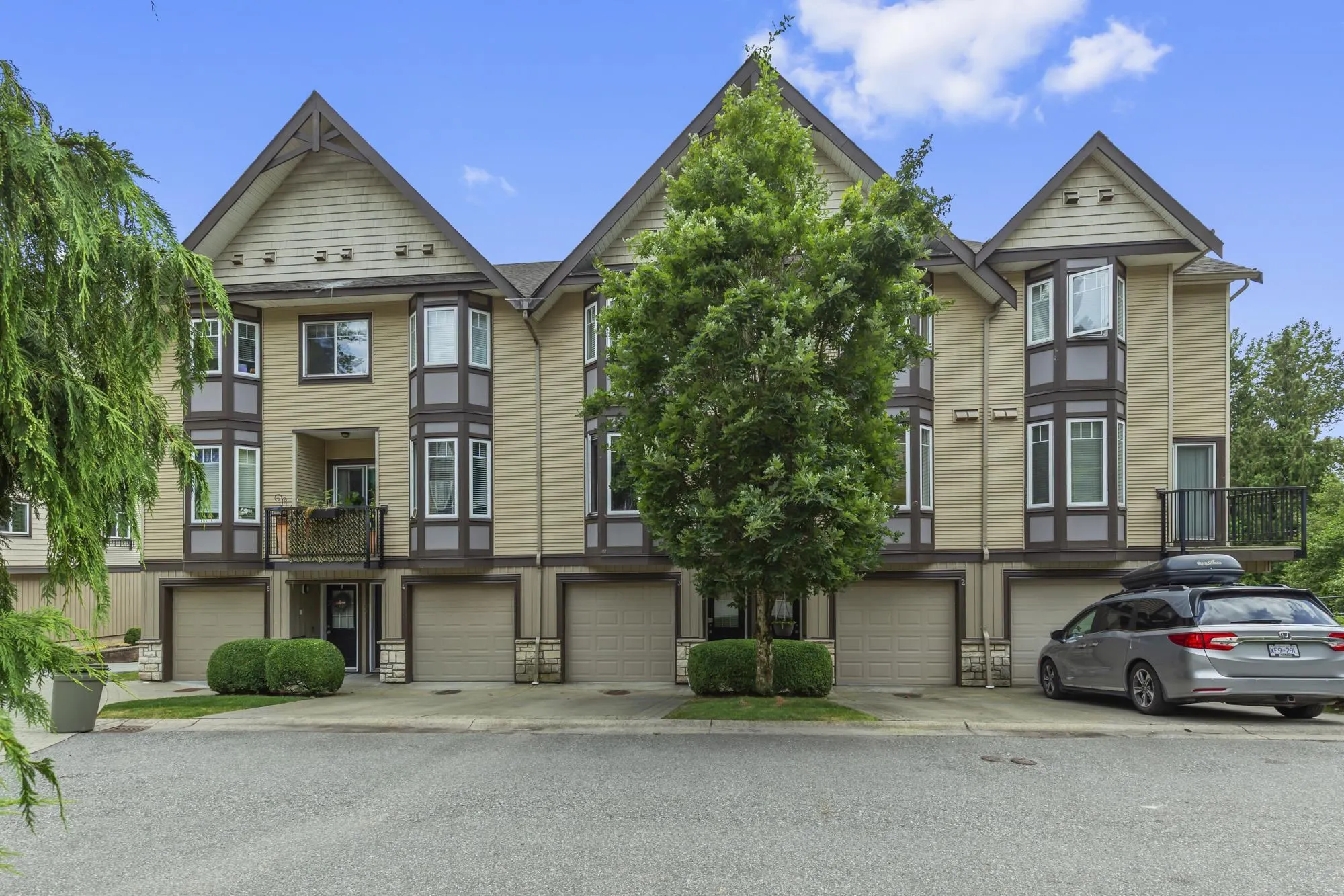 2 32501 Fraser Crescent