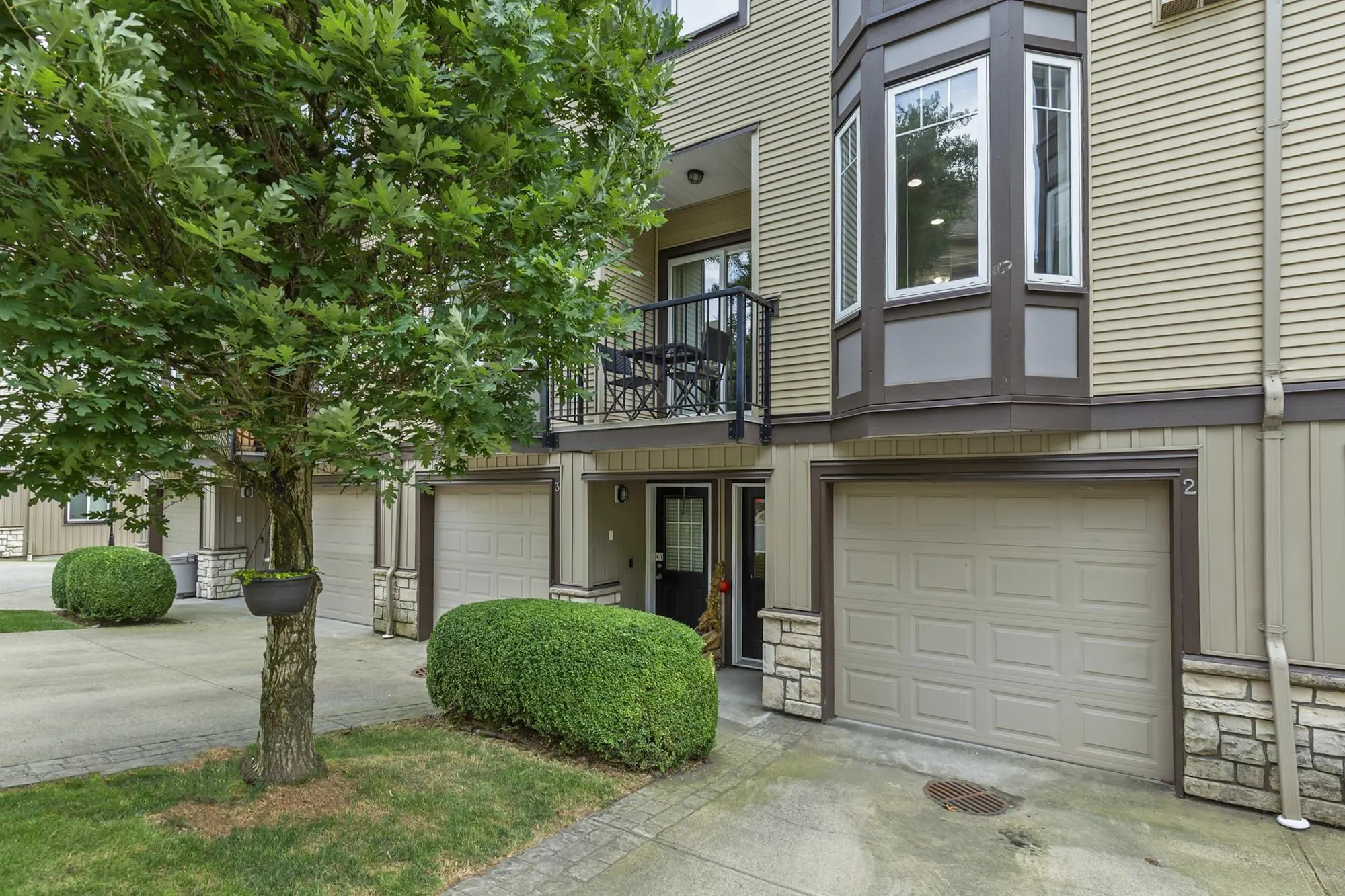 2 32501 Fraser Crescent