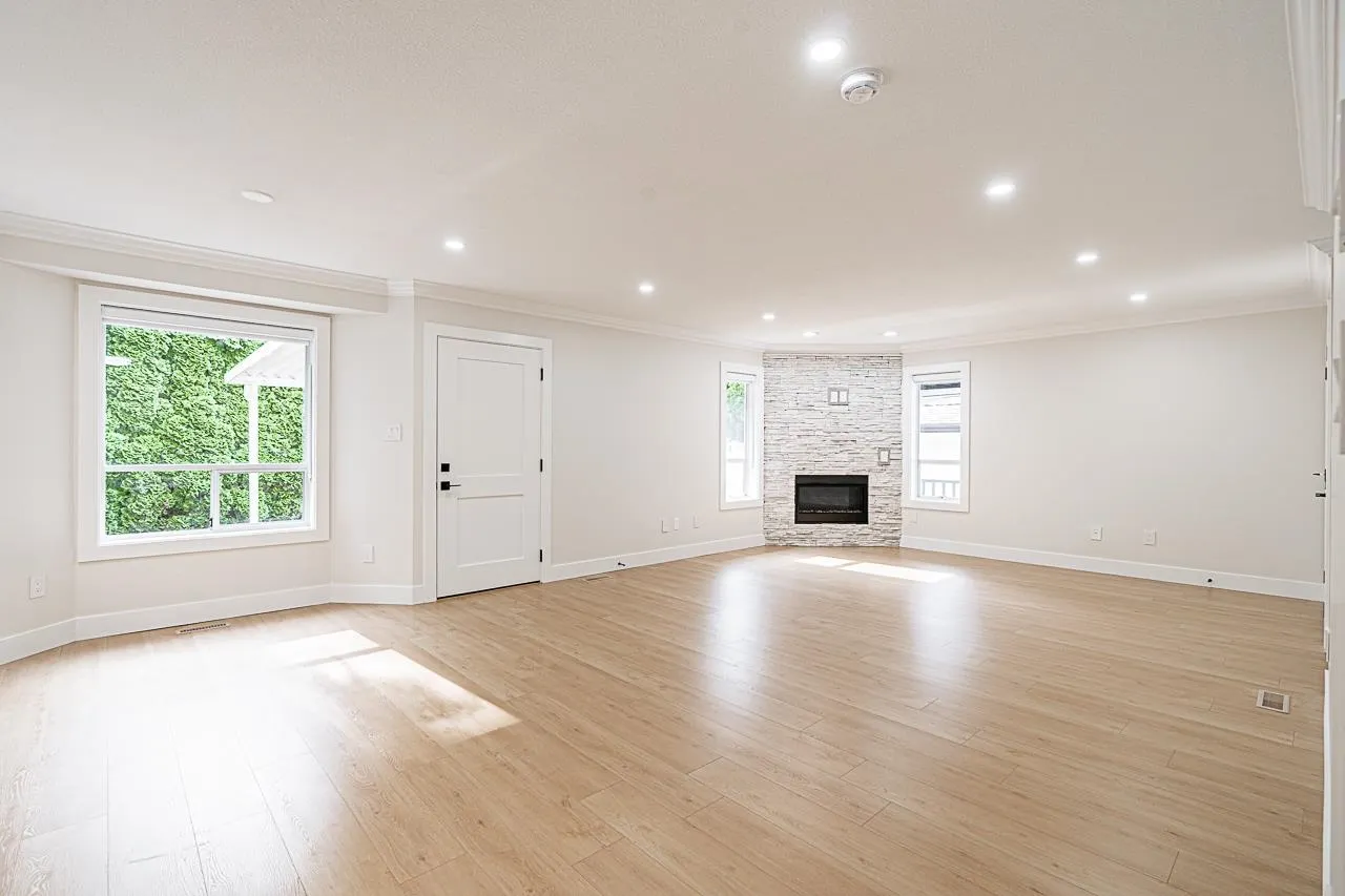 2455 Mountain Drive