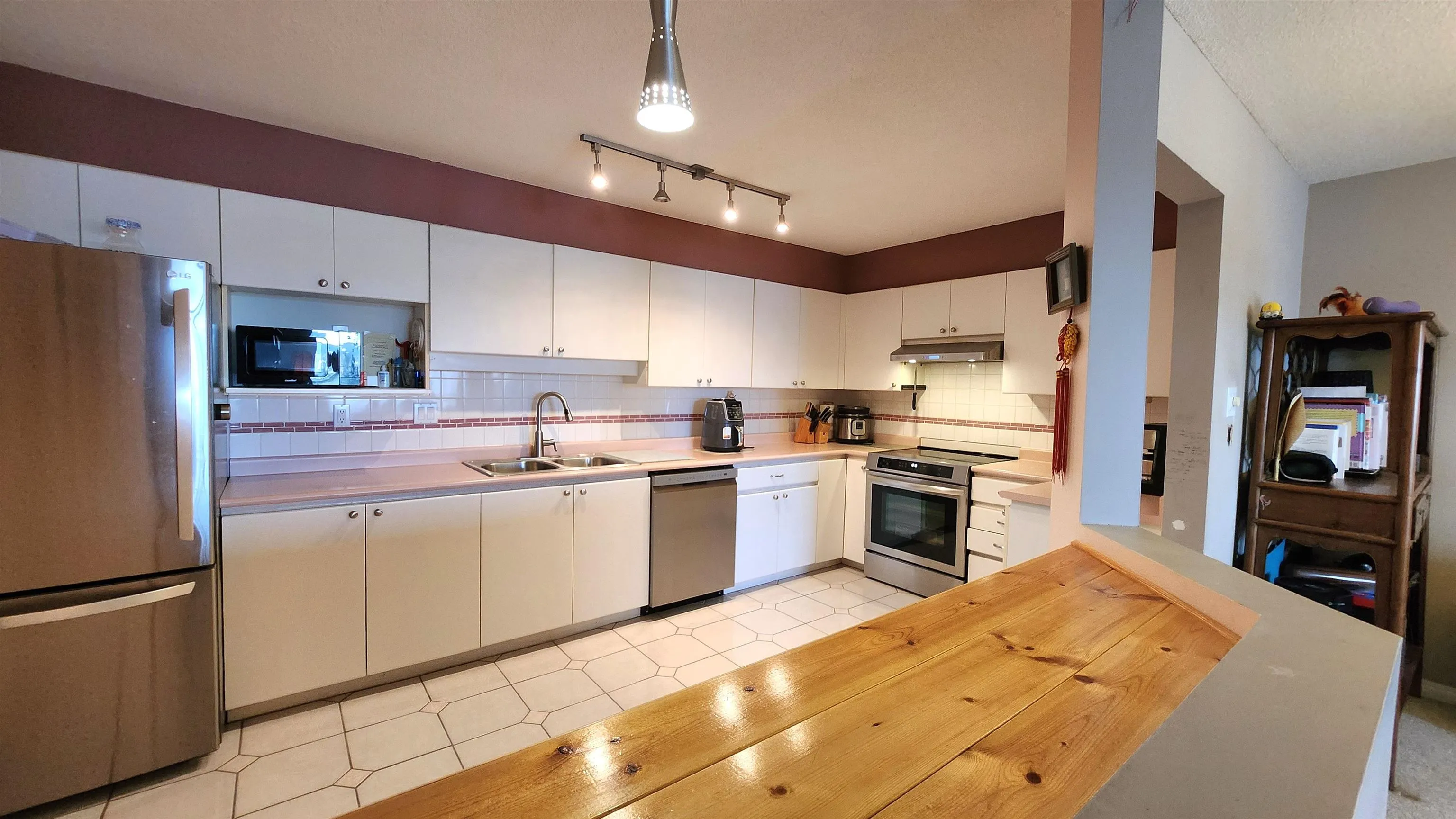 1505 1235 Quayside Drive