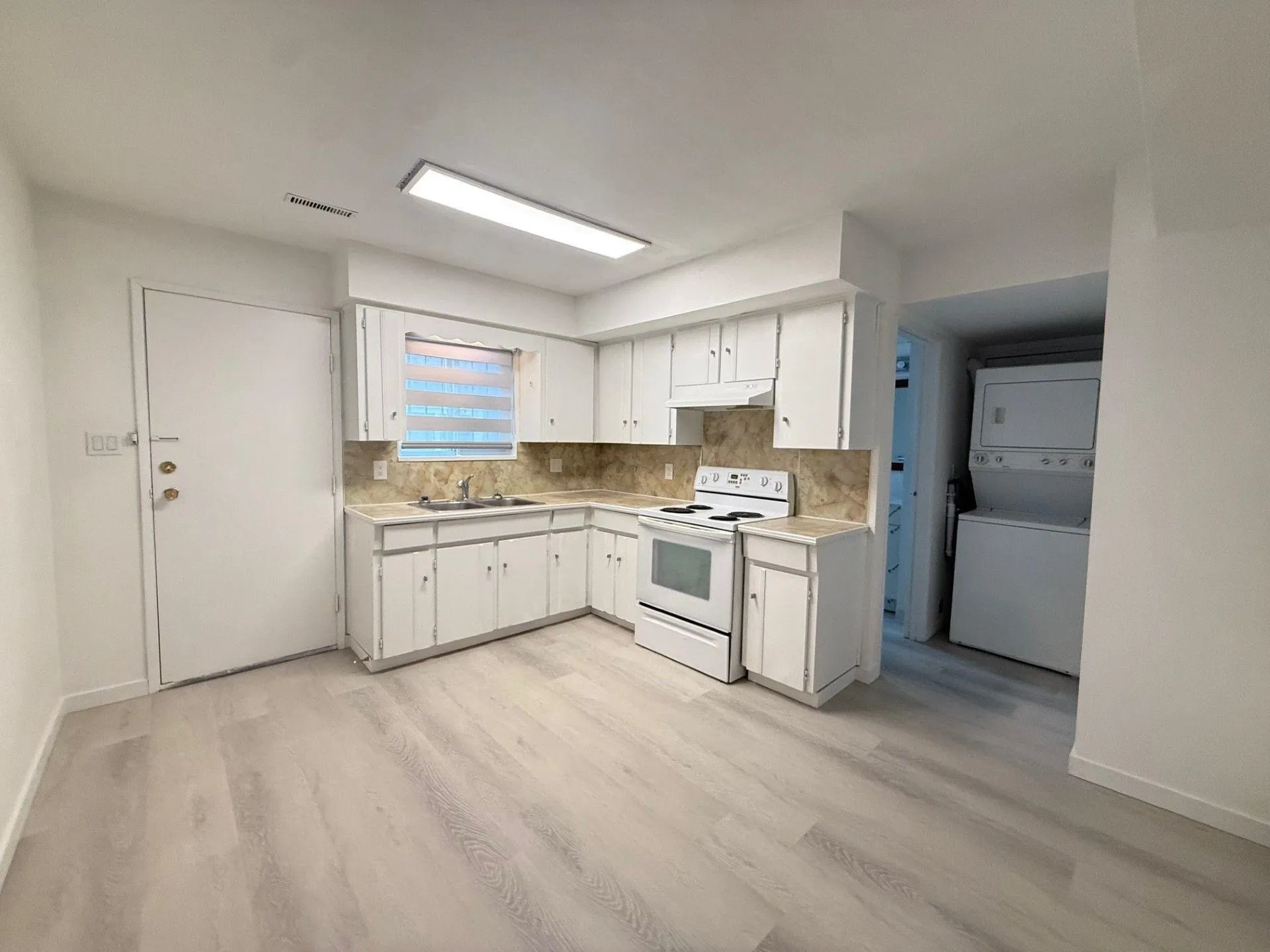 2875 Lakewood Drive