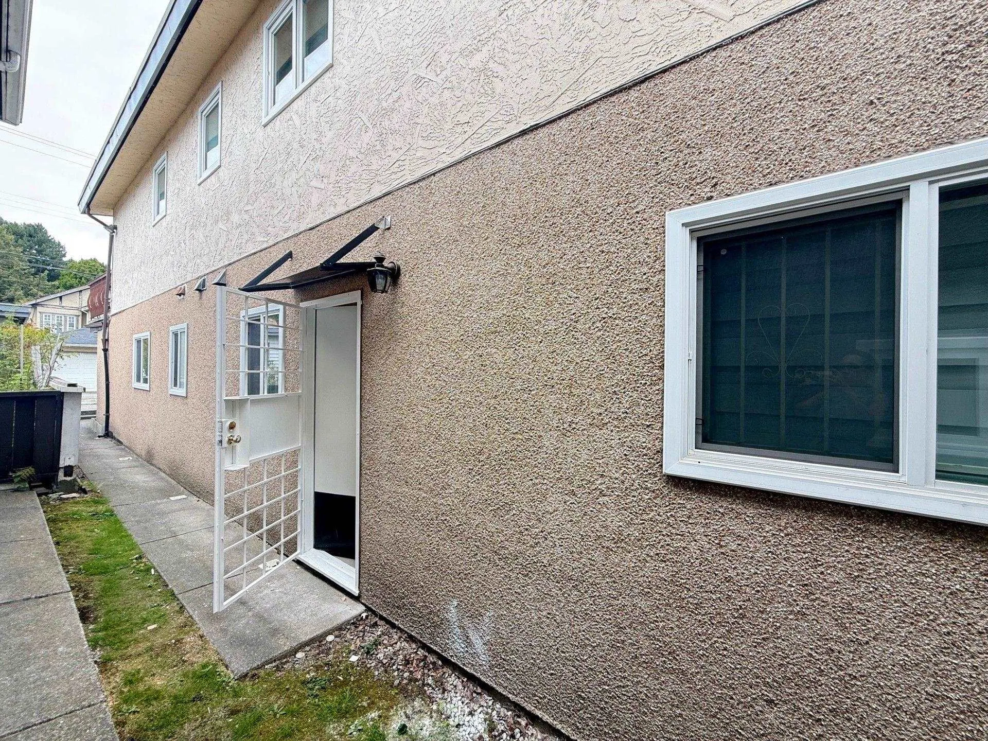 2875 Lakewood Drive