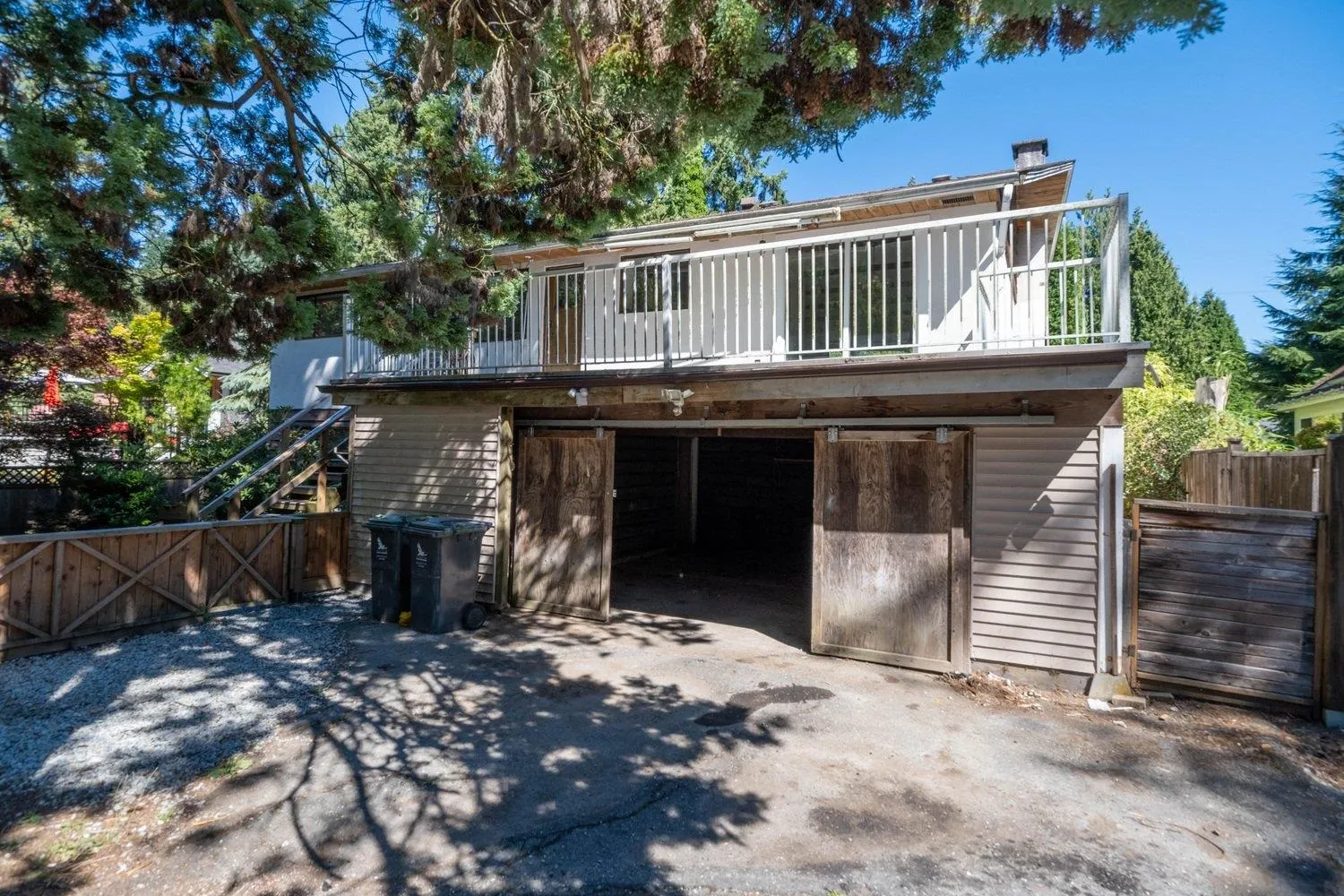 3283 Hoskins Road