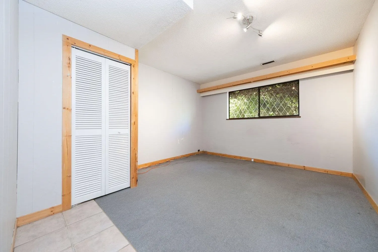 3283 Hoskins Road