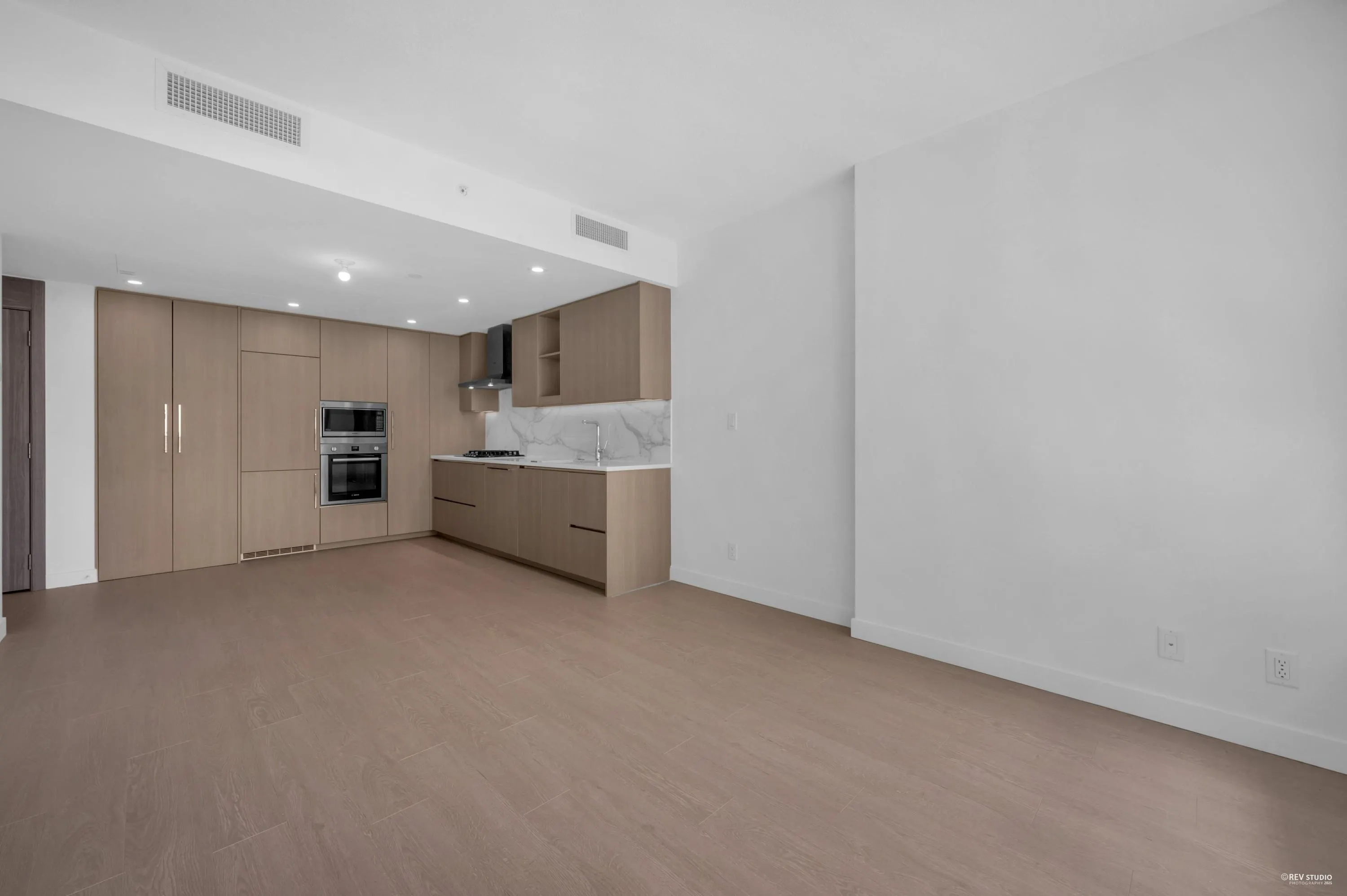 1606 13778 100 Avenue