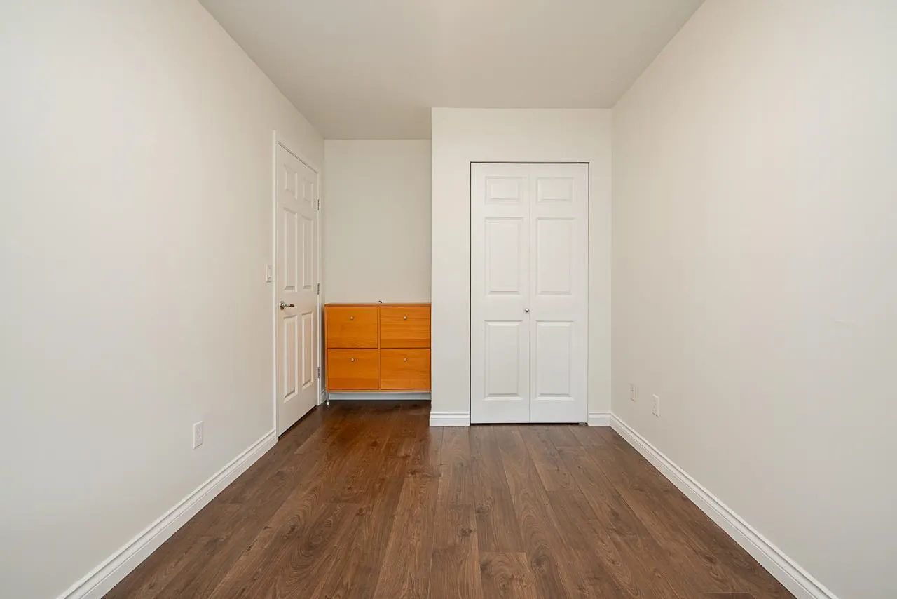 12 1108 Riverside Close