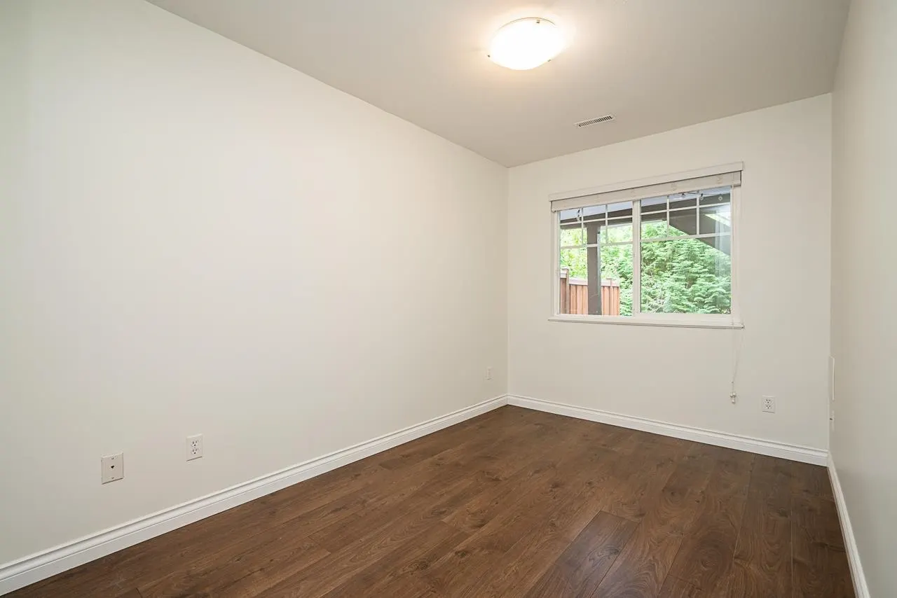 12 1108 Riverside Close